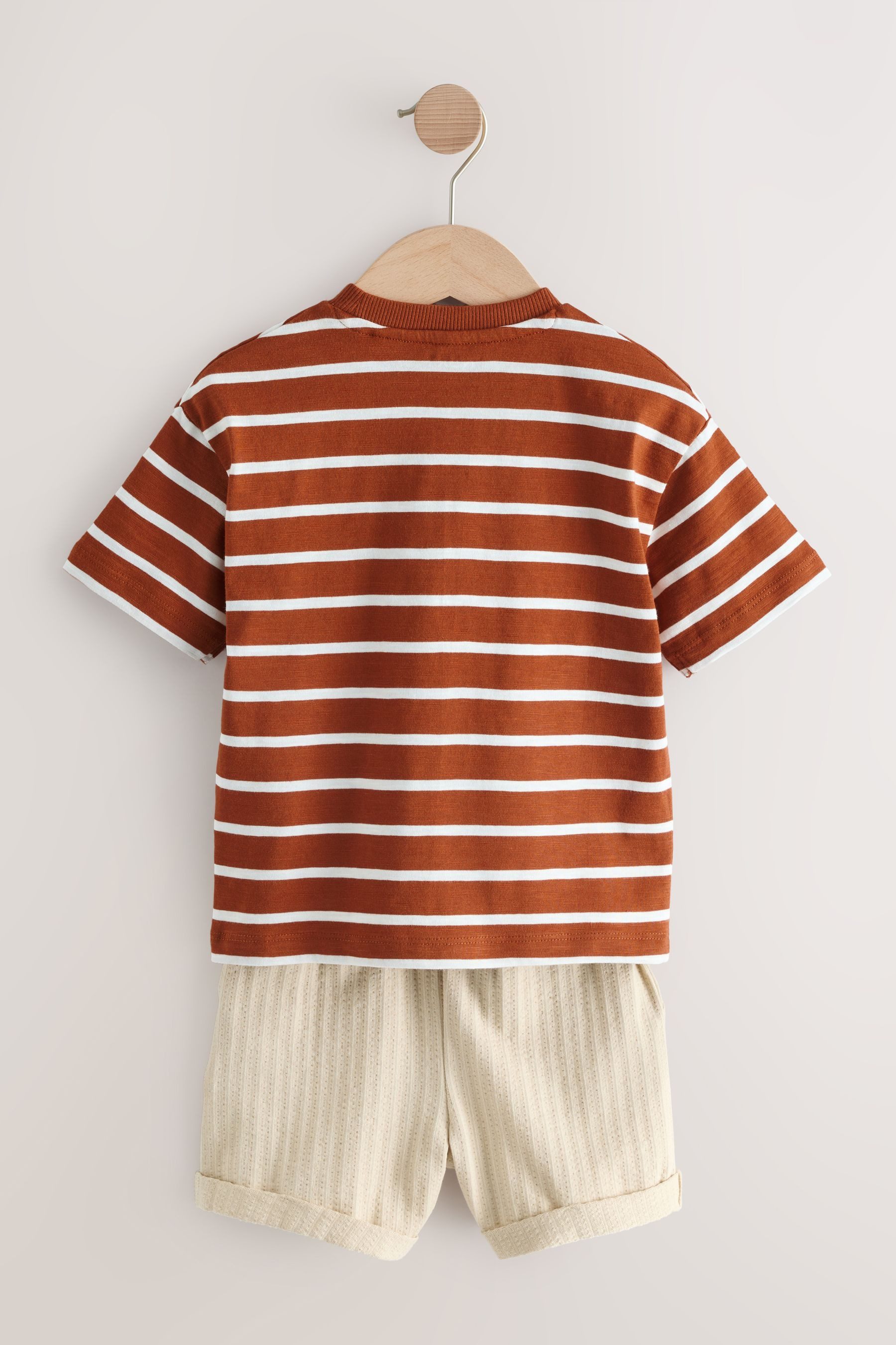 Next T-Shirt & Shorts Kurzärmeliges T-Shirt und Shorts im Set (2-tlg)