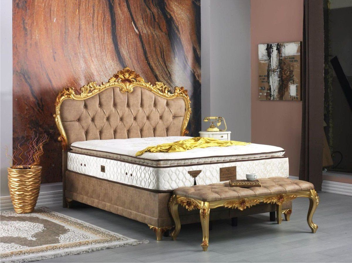 Casa Padrino Bett Schlafzimmer Set Braun / Gold - Prunkvolles Doppelbett  mit Sitzbank - Schlafzimmer Möbel im Barockstil