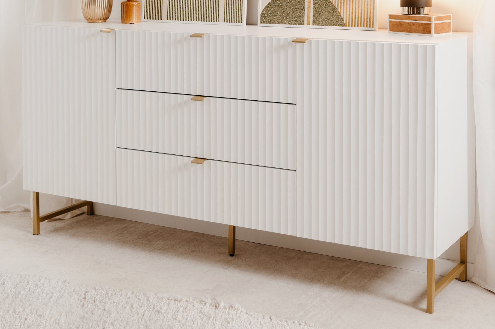Furn.Design Sideboard Hawick (Anrichte in weiß mit Messing, 180 cm), Soft-Close-Funktion