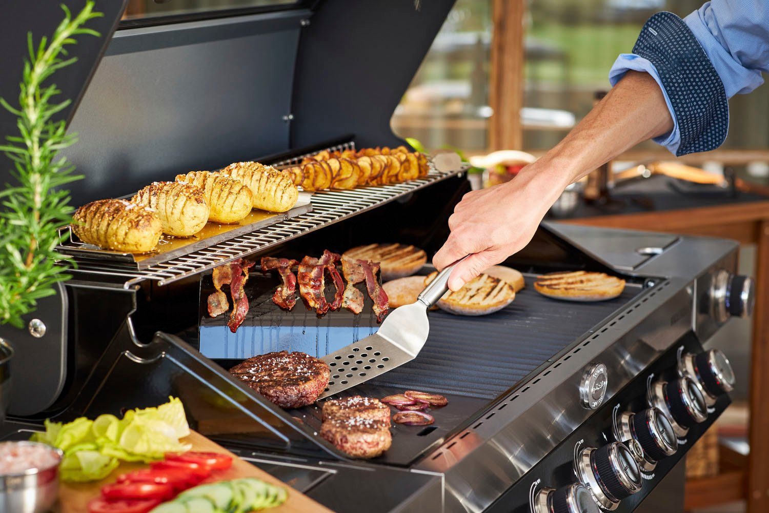 RÖSLE Grillwender Burger Wender, 25120, in Profiqualität mit Lochung, Rundgriff und Aufhängeöse, Edelstahl