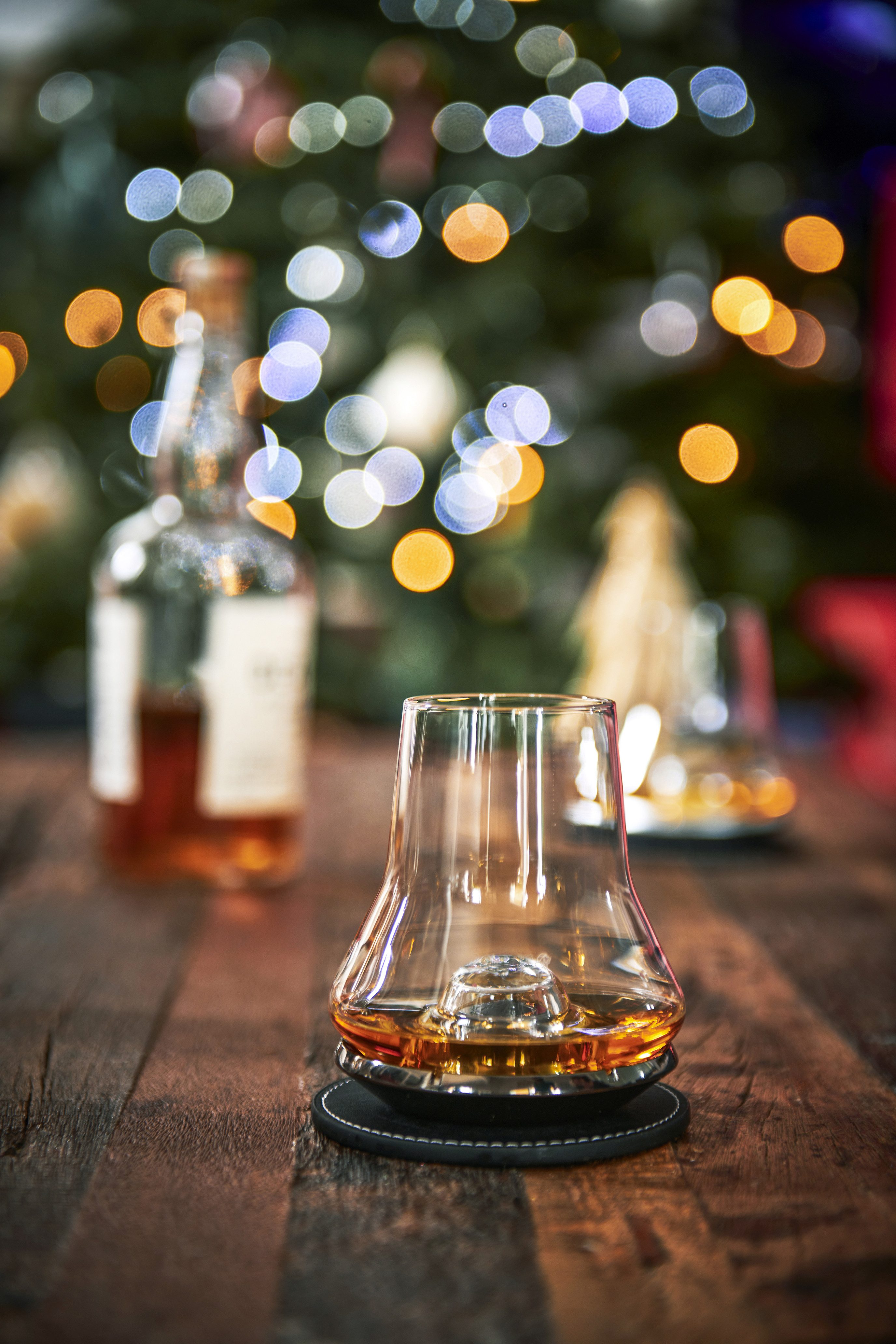 Whiskyglas Whisky Verkostungsset 2er Set Whiskygläser mit Kühlsockel Untersetzer