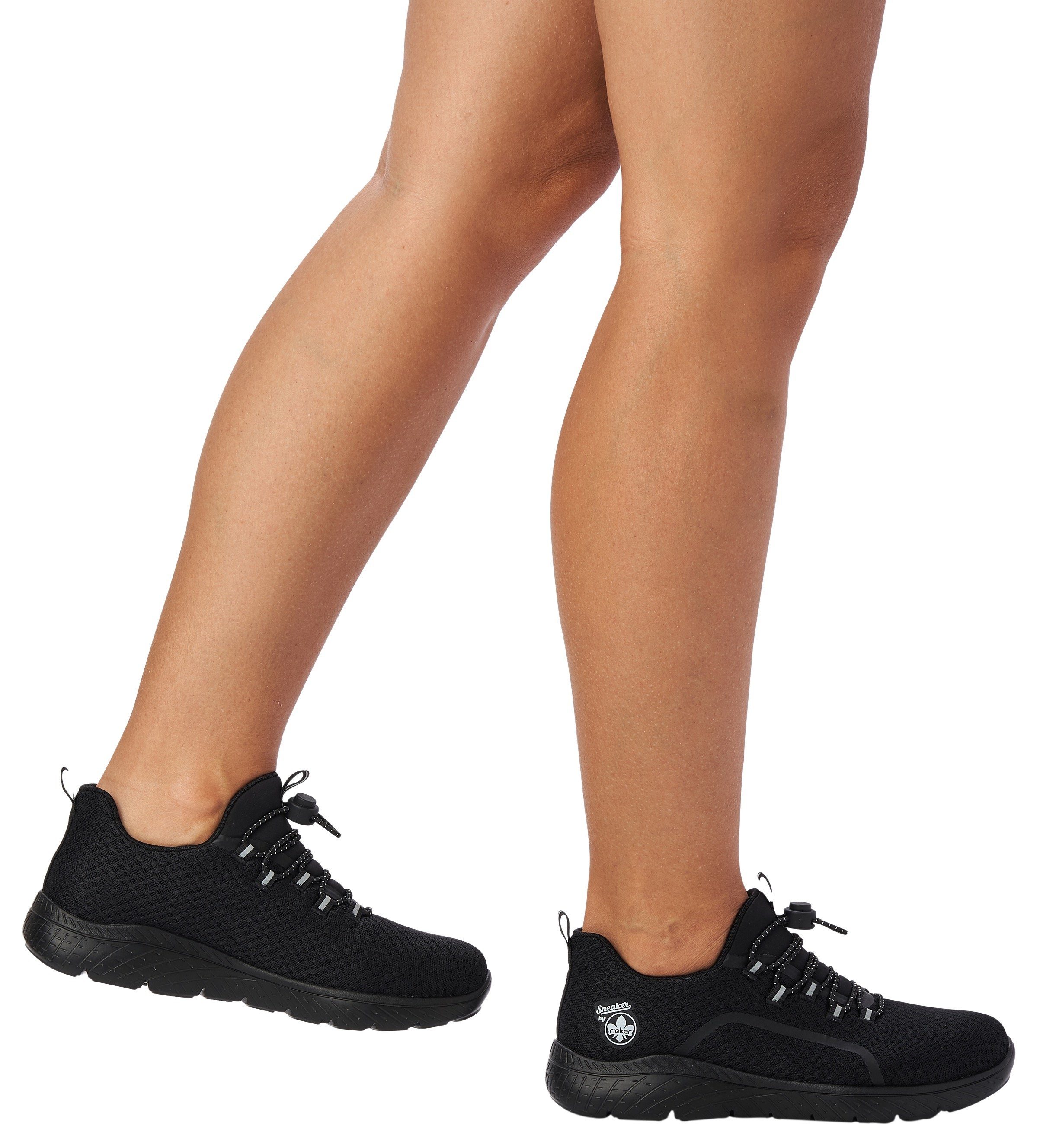 einfachem Slip-On mit schwarz Rieker Sneaker Schnellverschluss
