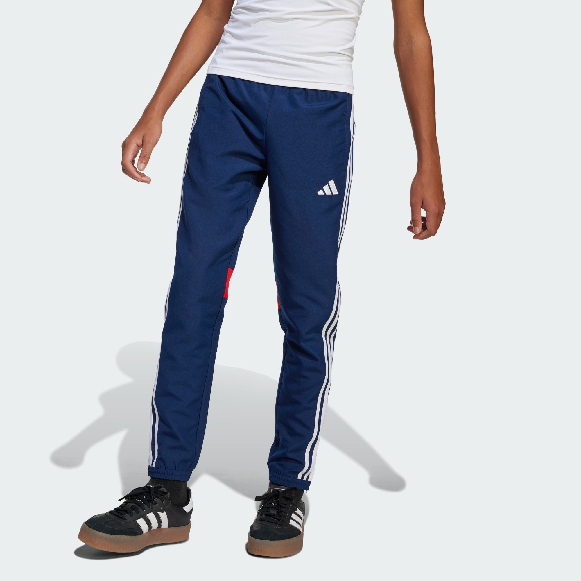 adidas Performance Trainingshose TIRO 25 ESSENTIALS WOVEN KIDS HOSE (1-tlg)