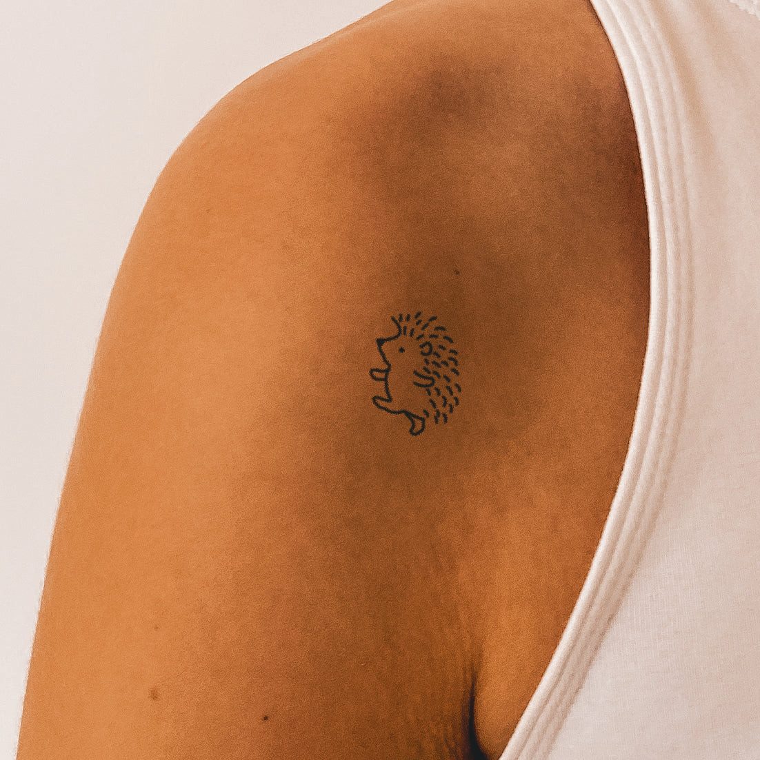 Inkster Schmuck-Tattoo Hochwertige temporäre Tattoos, Vegane & EU-Kosmetikzertifizierte Farbe, wasserfestes temporäres Tattoo, 2 Wochen Halt