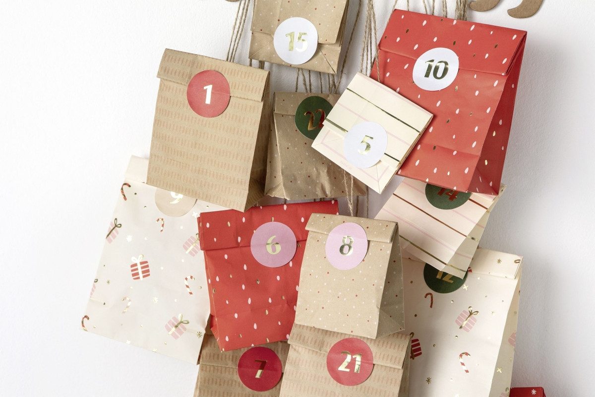 Folia ewige Kalender Adventskalender-Set Sausage Dog 54-teilig