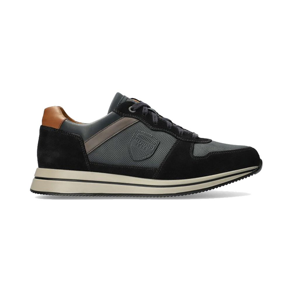 Greg Sneaker
