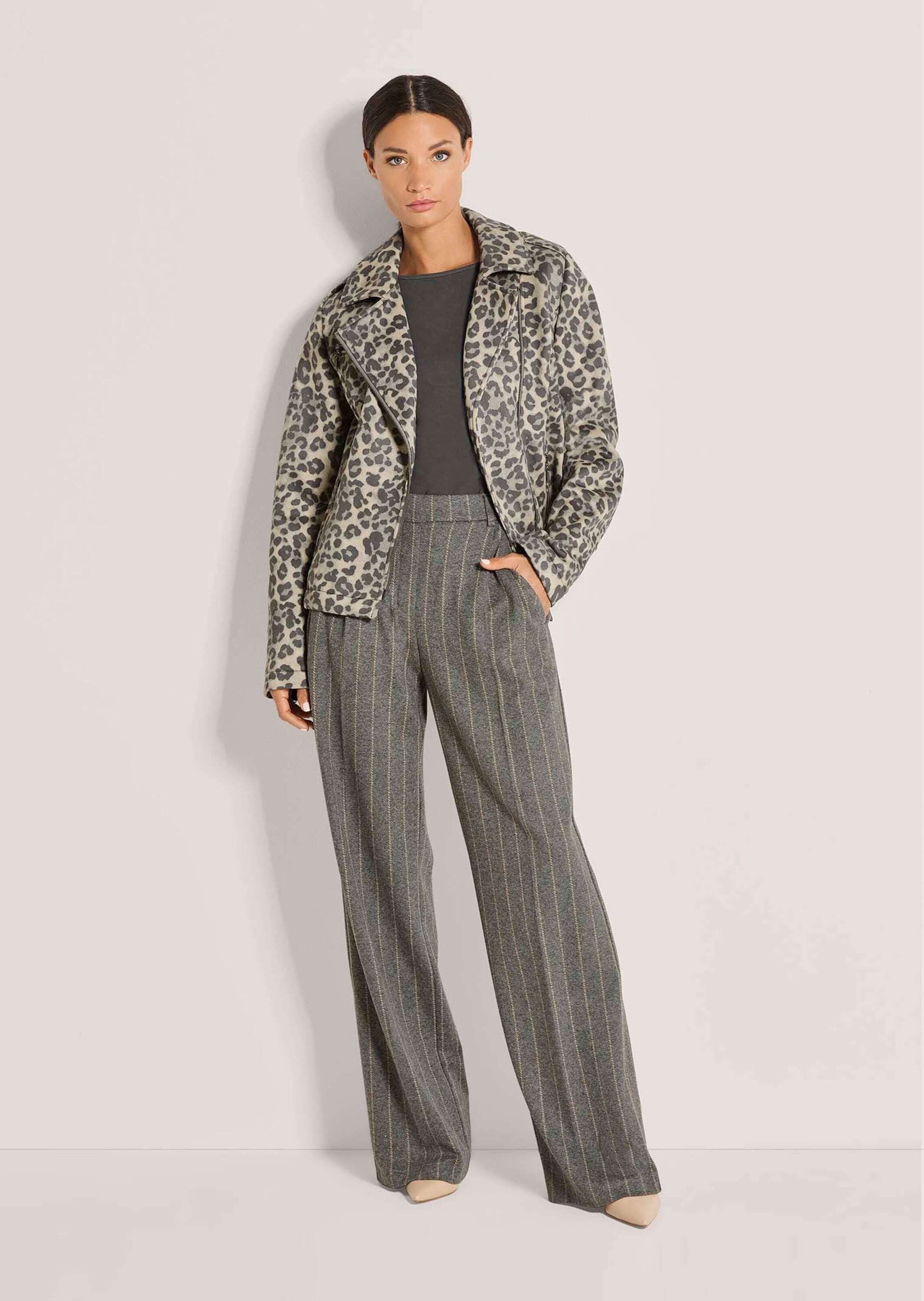 MADELEINE Outdoorjacke Trendige Biker-Jacke mit Reißverschluss Animal-Print, Reverskragen, asymmetrischer Zipper, Langarm