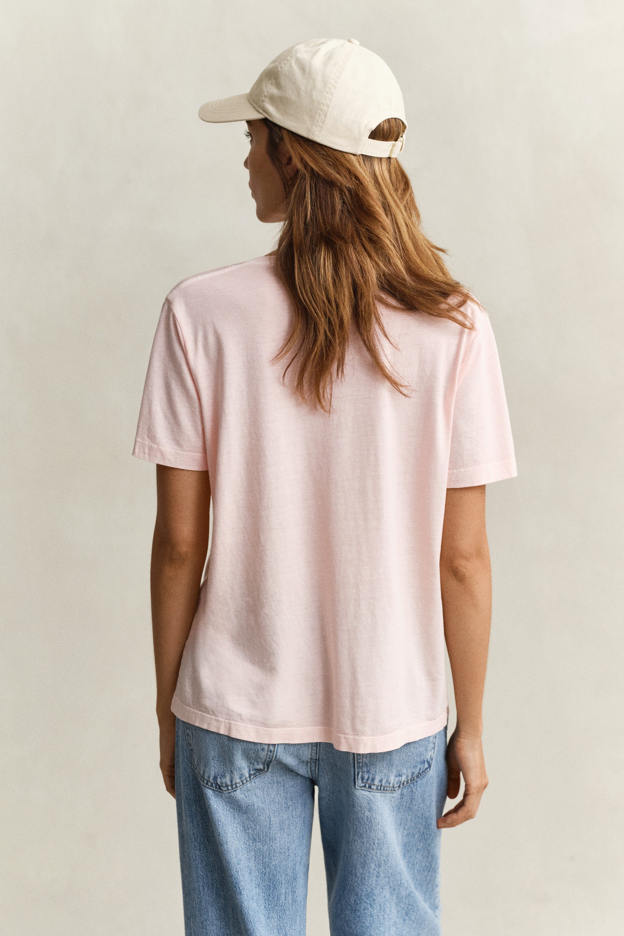 Gant T-Shirt REGULAR WASHED SHIELD V-NECK Regular fit mit V-Ausschnitt
