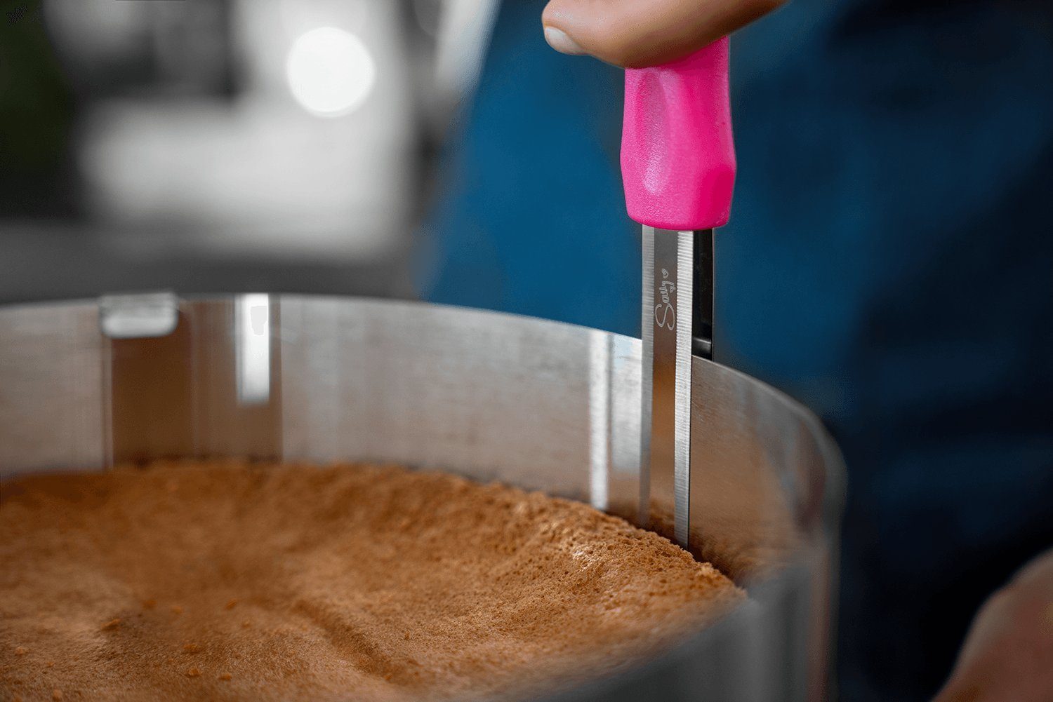 Sallys Tortenmesser Vielseitiges Backformmesser- Für präzises Schneiden von Kuchen, flexibel