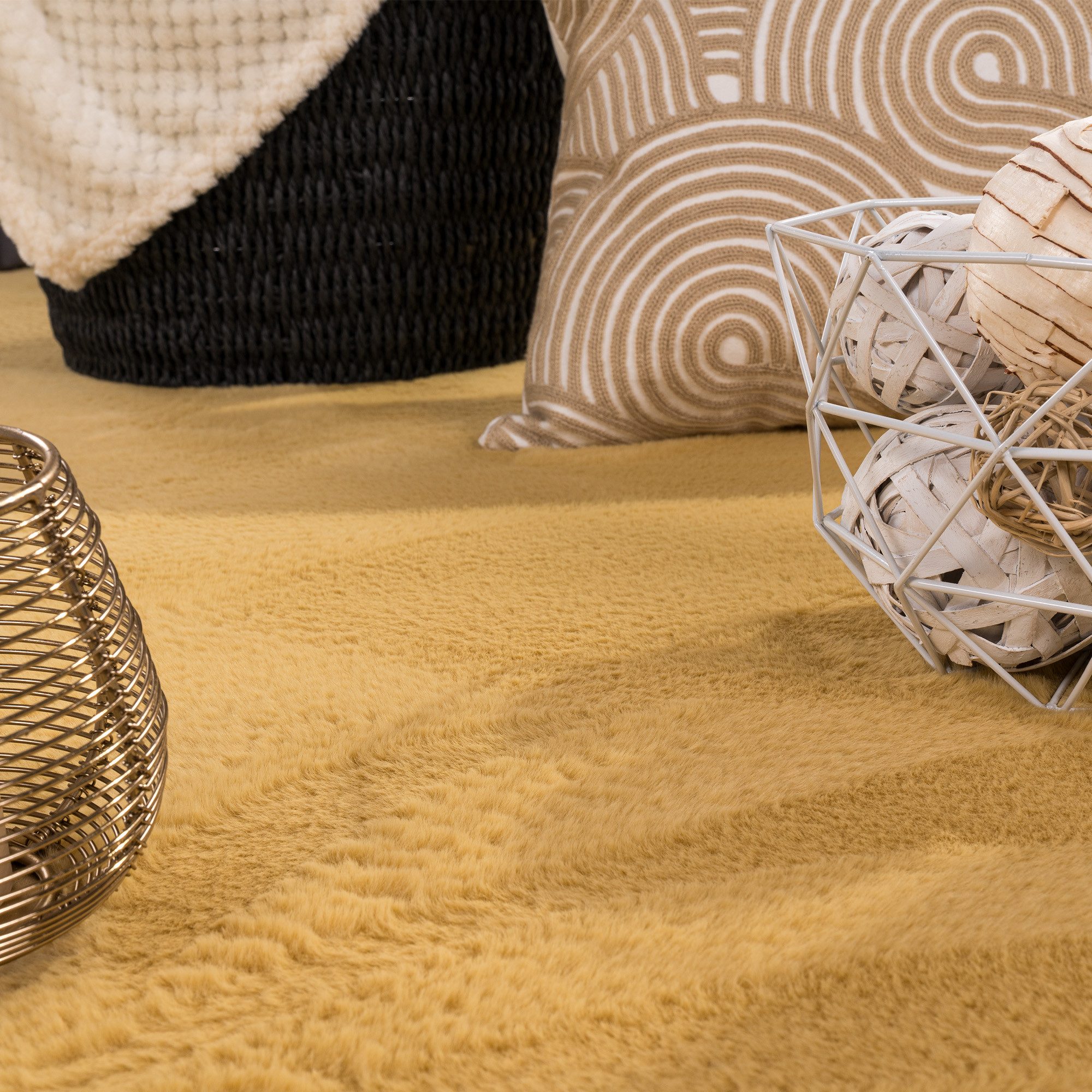 Carpetia Fellteppich Kunstfell Hasenfell-Optik, rund, Höhe: 10 mm, seidig weich & flauschig mit dichter Kurzflorstruktur