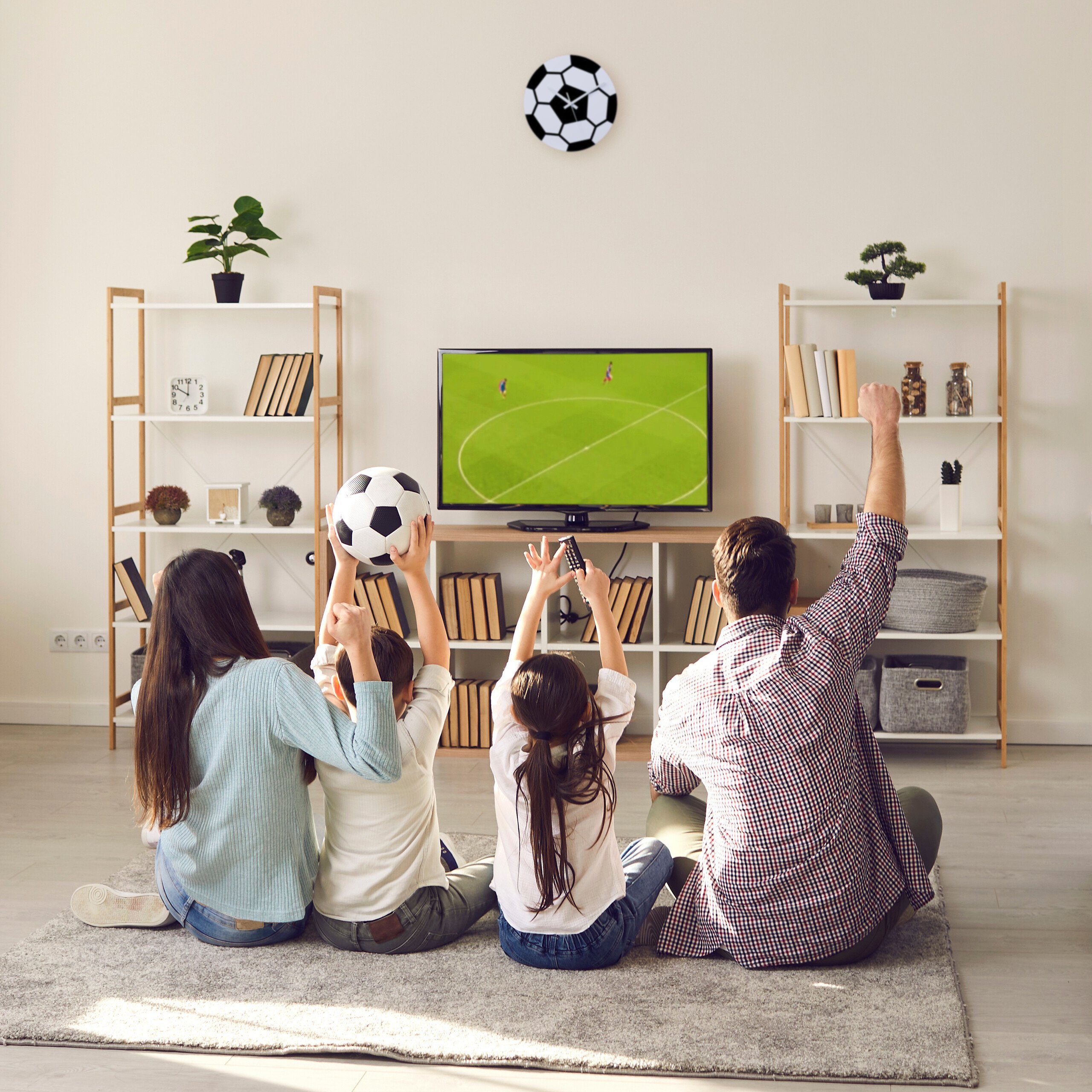 relaxdays Wanduhr Fußball