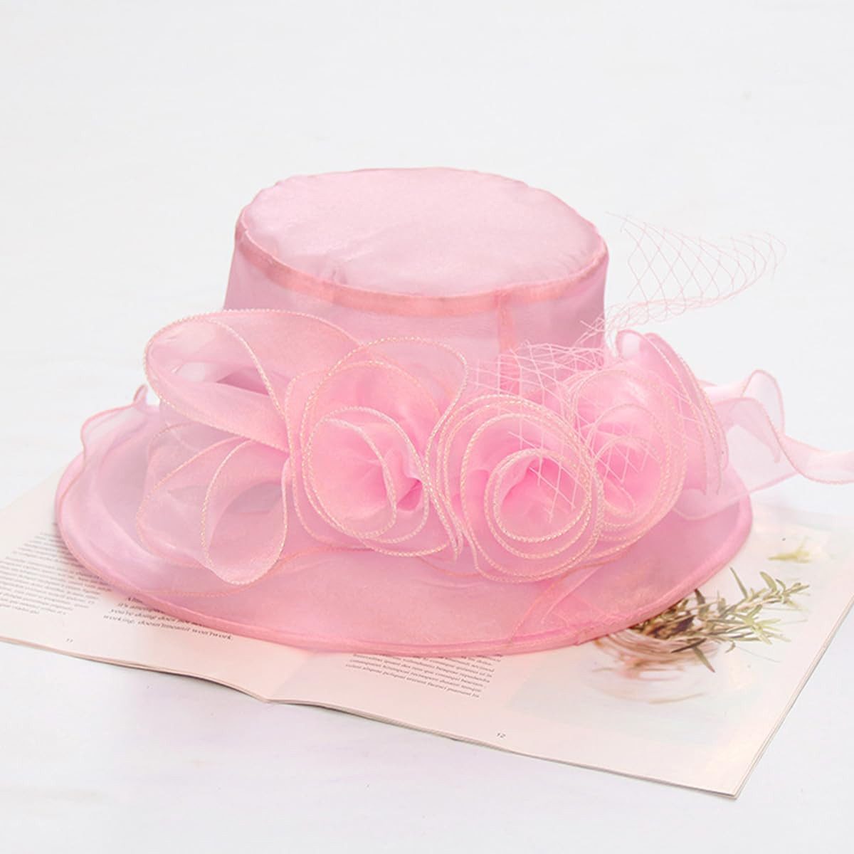Bwecuy Sonnenhut Damenhut mit breiter Krempe, Blumen- und Blattdekor ideal für Hochzeit, Kirche und Tea Party – Bild 5 von 5