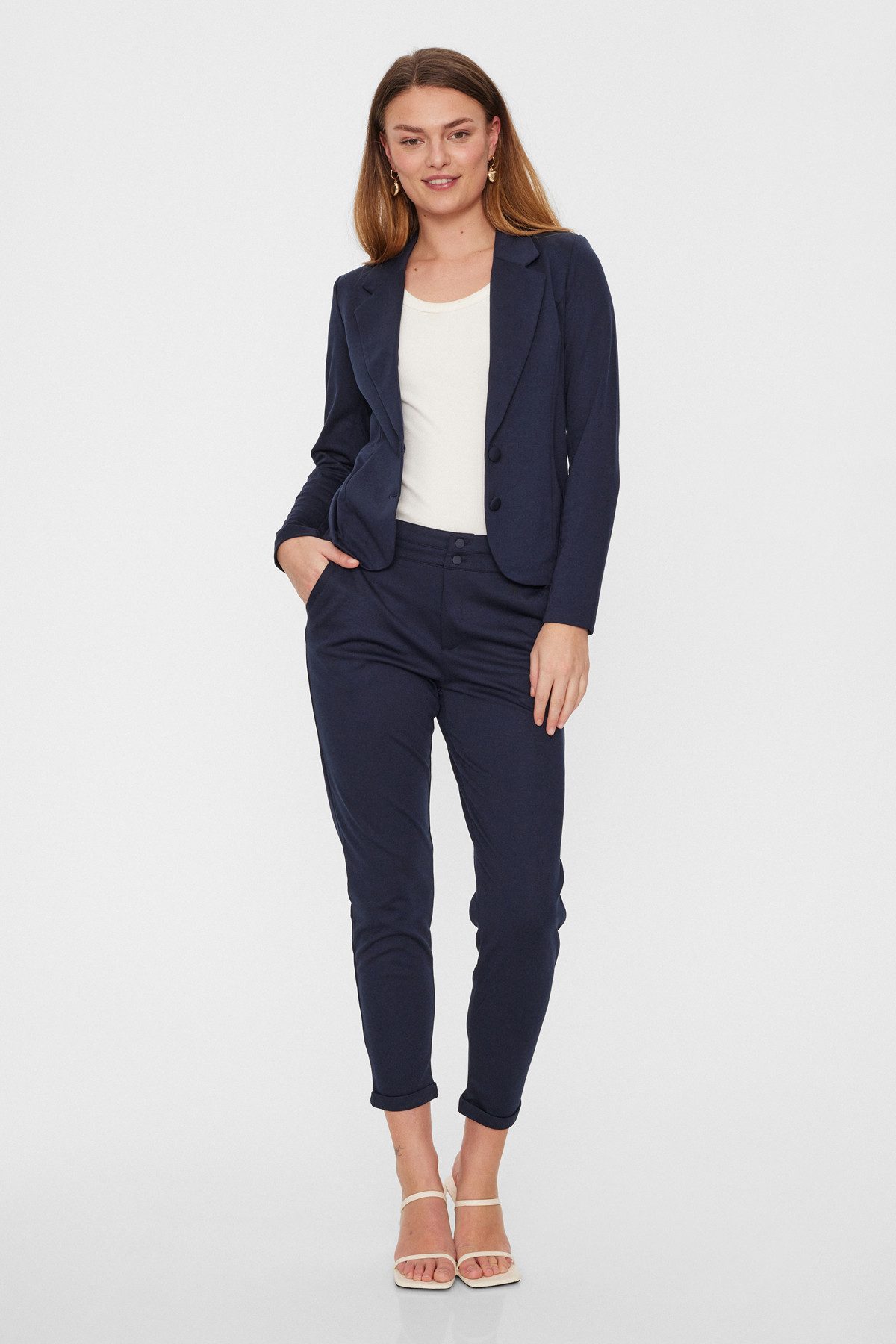 FREEQUENT Stoffhose FQNANNI-ANKLE Sommerhose knöchellänge und mit 2-Knopf-V günstig online kaufen