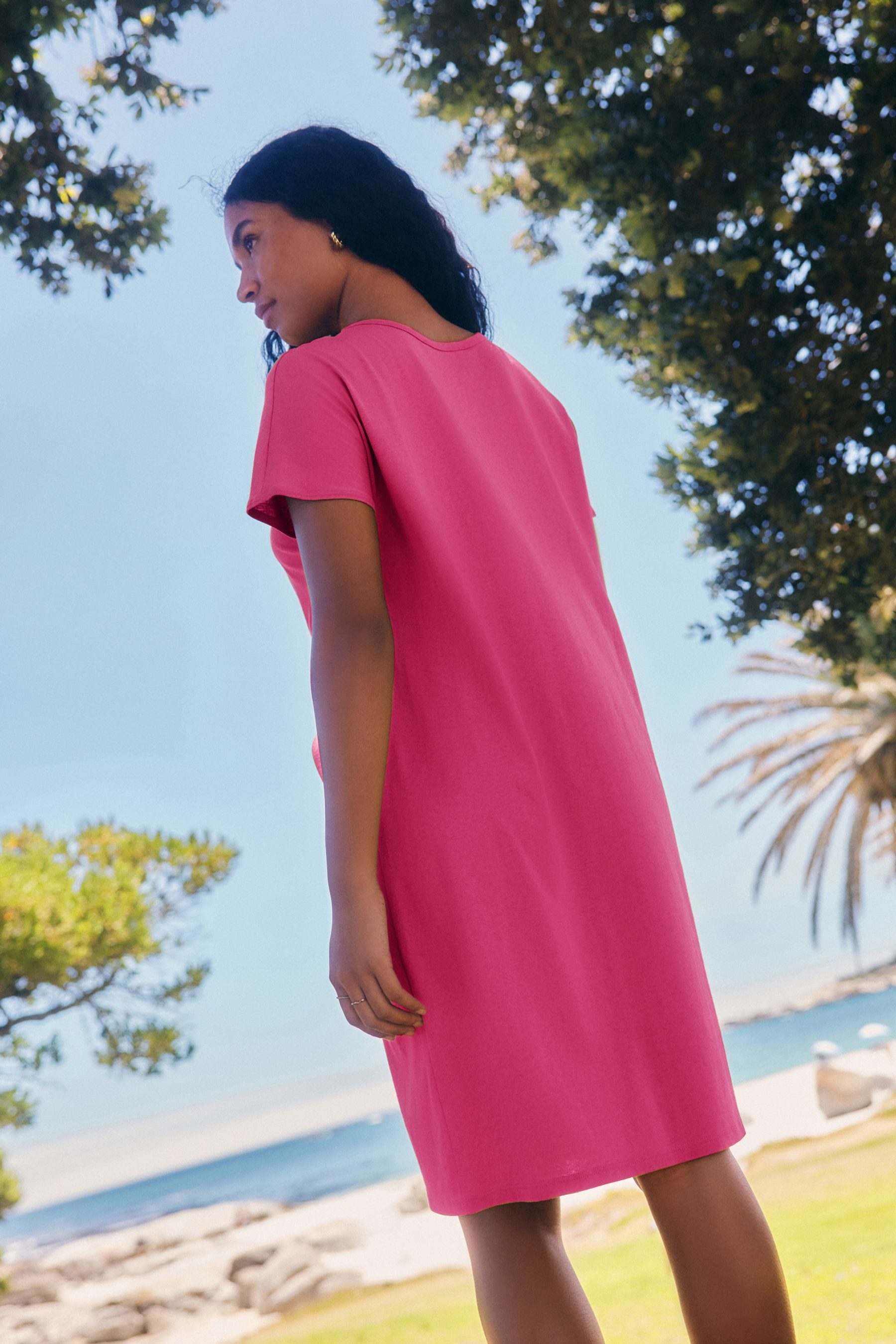 Next Shirtkleid Kurzärmeliges T-Shirt-Kleid mit Twist-Detail (1-tlg) günstig online kaufen