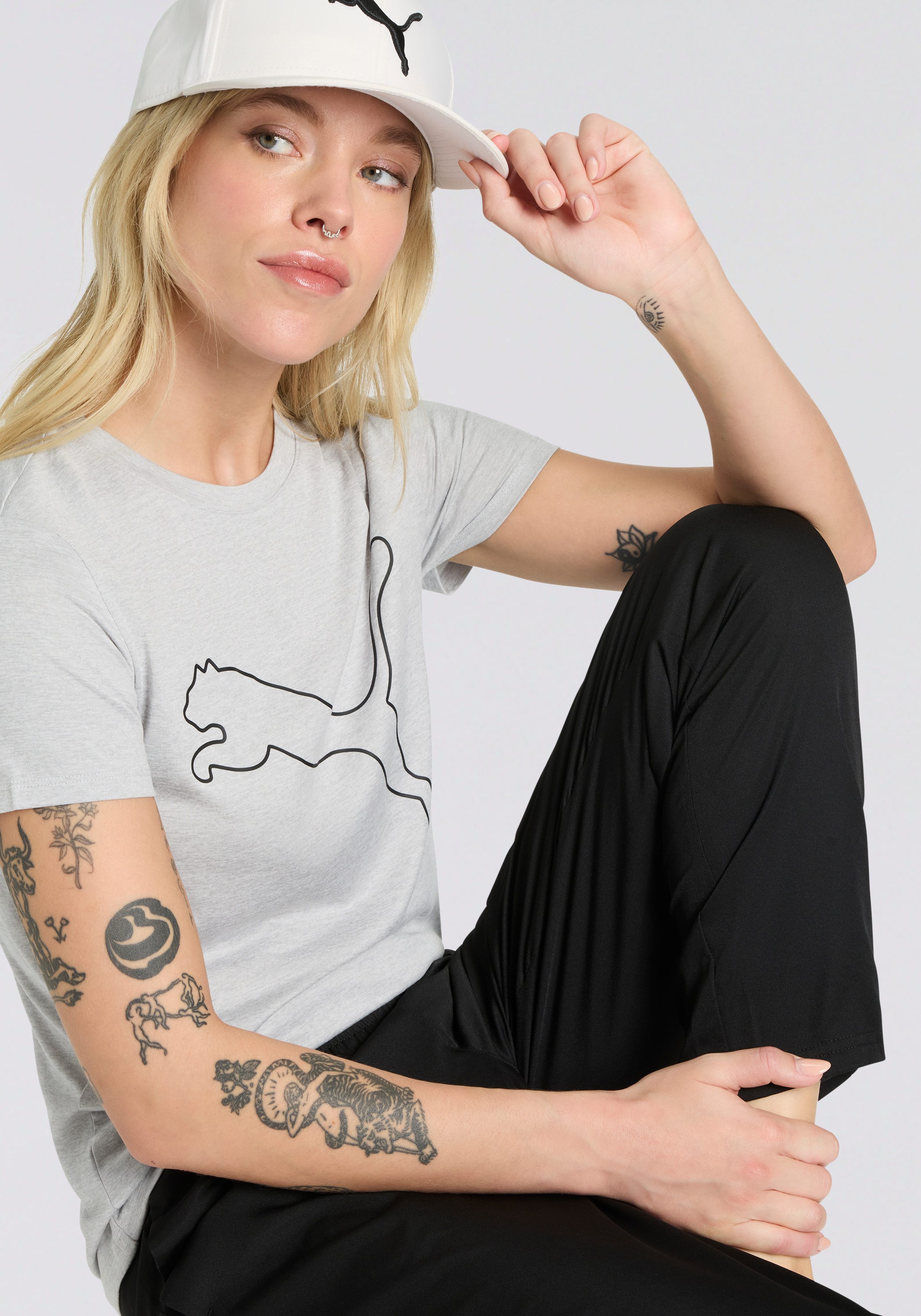 PUMA Trainingsshirt W TAD ESSENTIAL HEATHER LOGO TEE Regular Fit, mit Rundhalsausschnitt, atmungsaktiv