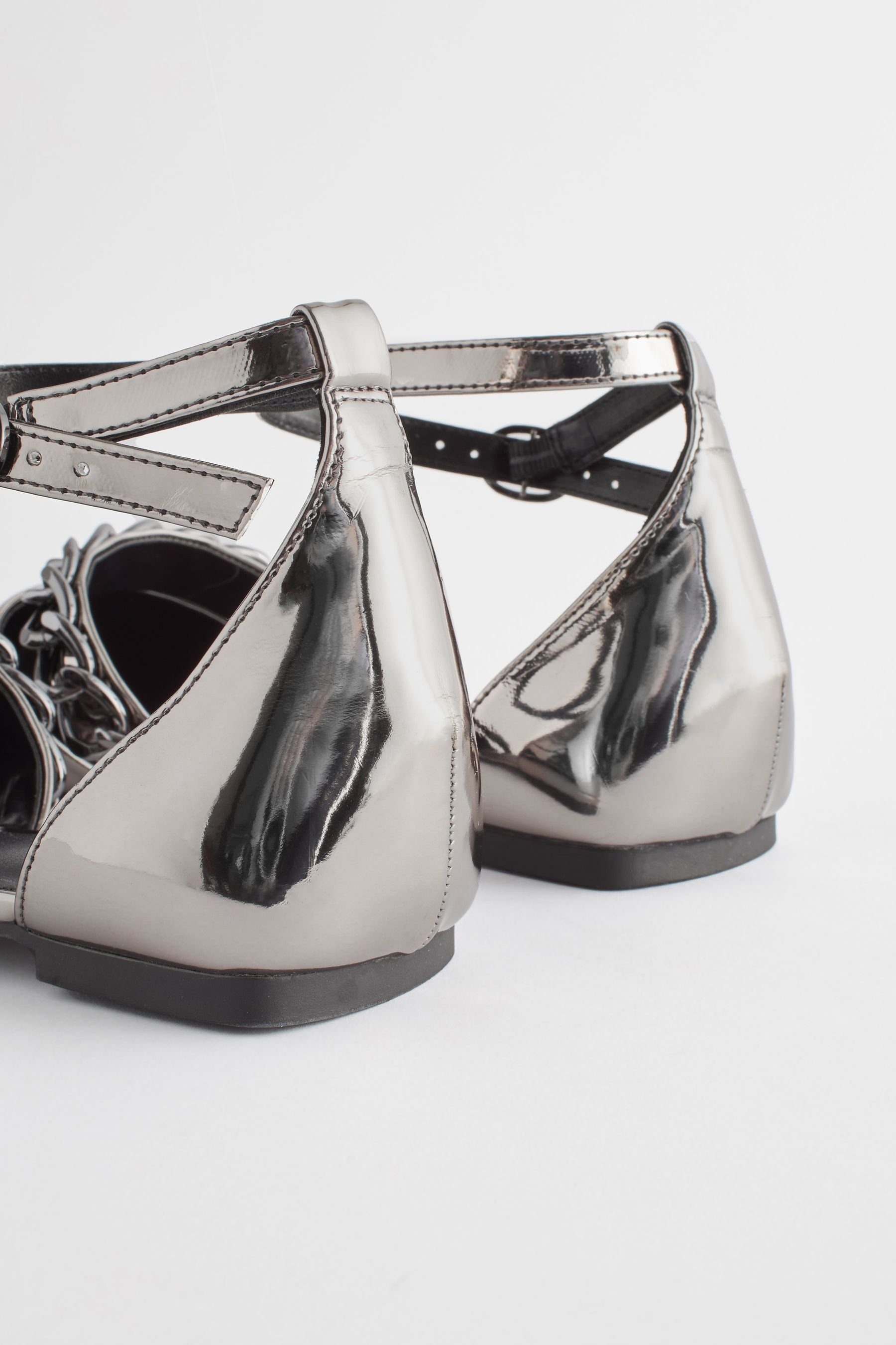 Next Forever Comfort® Spitze, Kette Pewter mit Schuhe Sandale flache (1-tlg) Silver