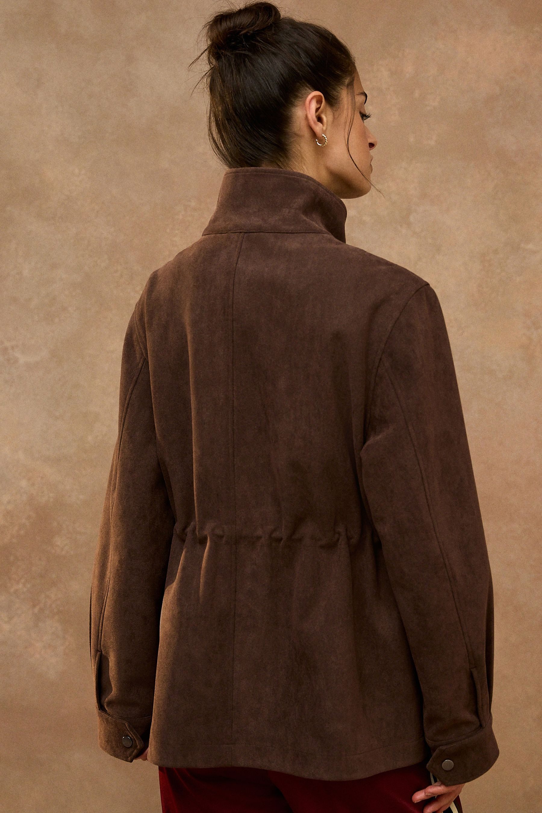 Next Lederjacke Taillierte Jacke aus Kunstvelourleder (1-St)