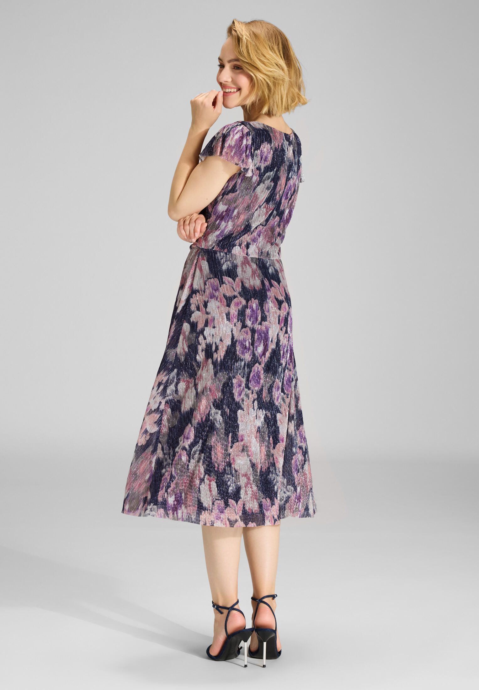 SWING Cocktailkleid Taillierter Schnitt mit fließendem Rockteil