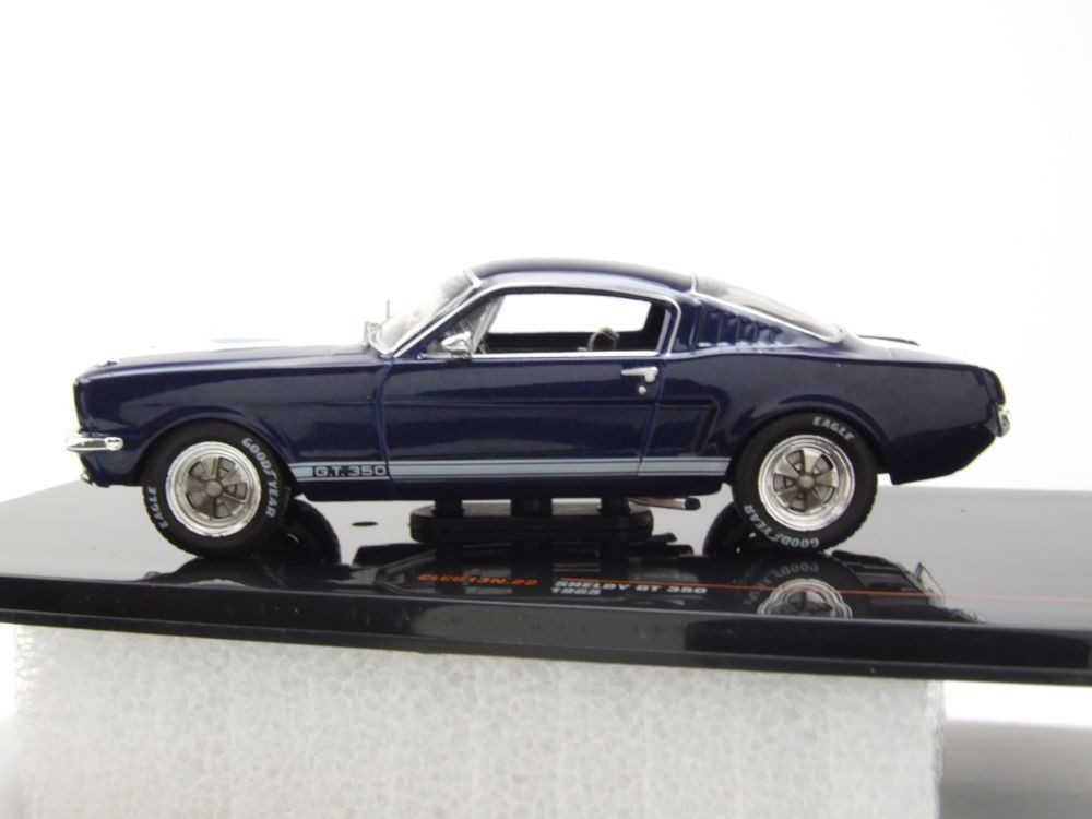 ixo Models Modellauto Ford Shelby Mustang GT 350 1965 dunkelblau weiß, Maßstab 1:43