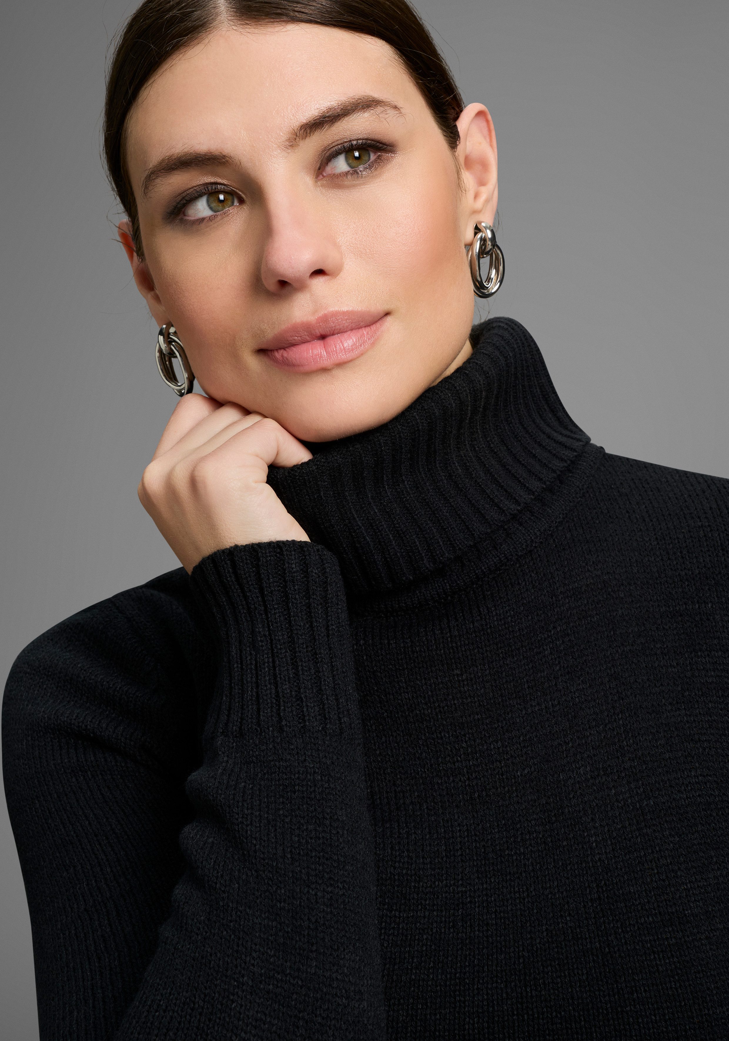 Melrose Strickkleid in enger Form, Mini-Länge mit Gürtel