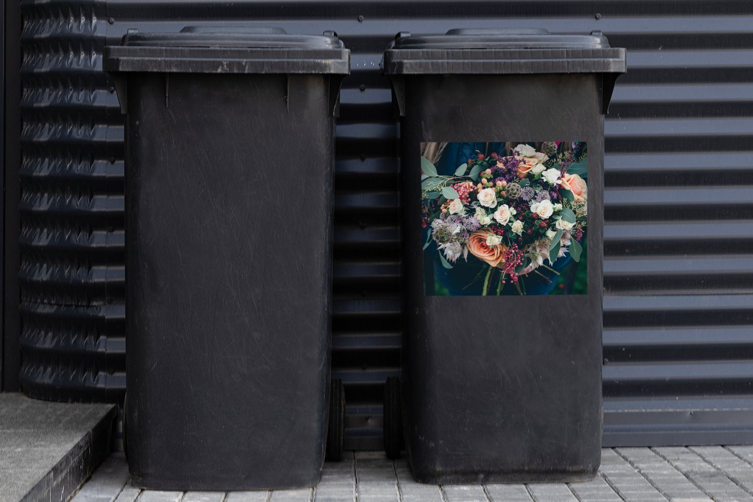 Pastell Sticker, Abfalbehälter Mülltonne, Blumen St), Mülleimer-aufkleber, Container, - Wandsticker MuchoWow - Blumenstrauß (1