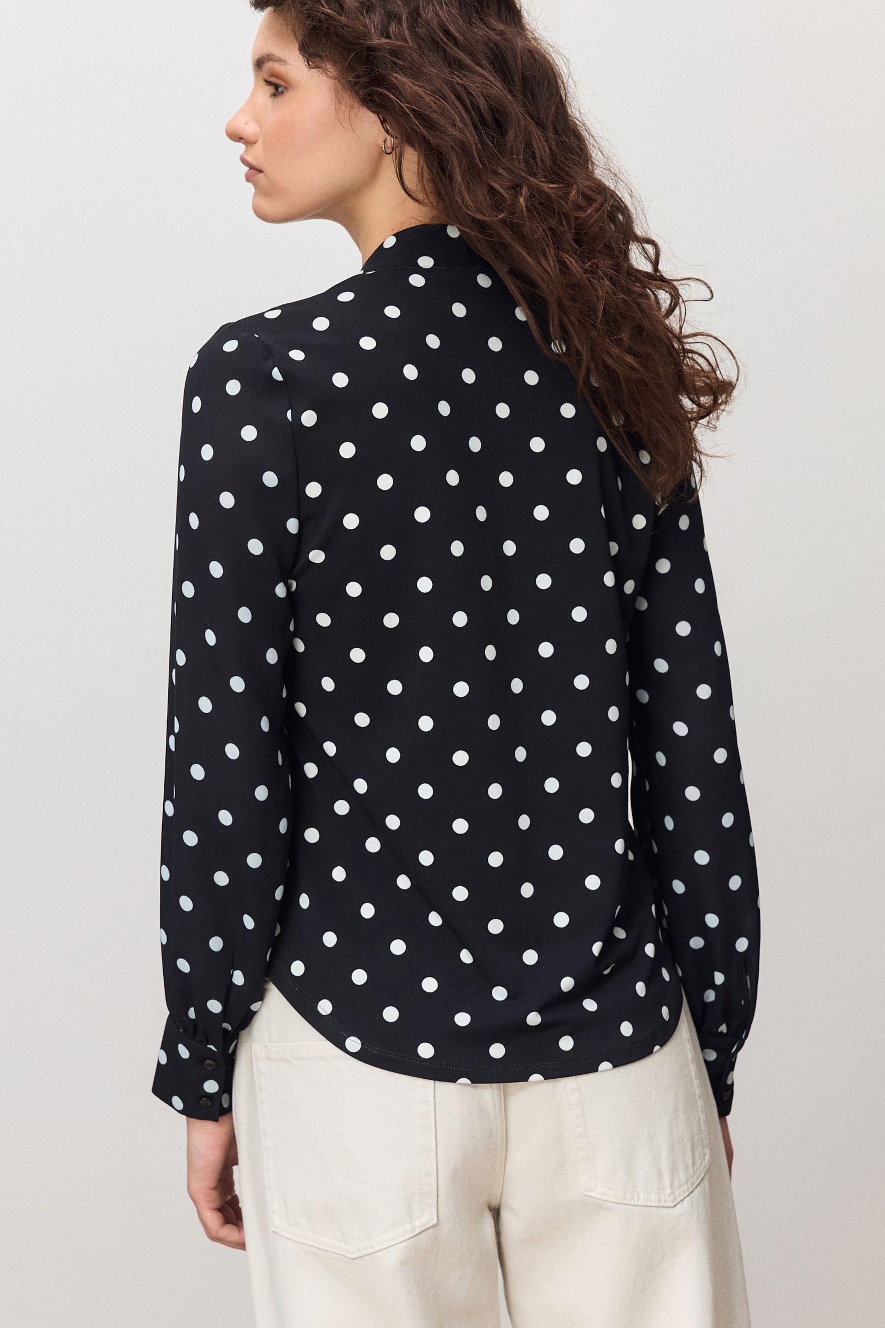 Next Langarmbluse Langärmelige Bluse mit V-Ausschnitt (1-tlg) günstig online kaufen