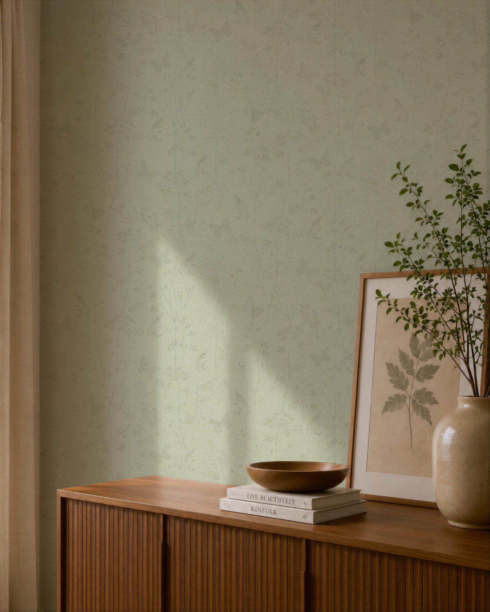 living walls Vliestapete Cosiness Schmetterlinge – Vorgeleimte florale Vliestapete, leicht strukturiert, floral, matt, botanisch, (1 St), Zarte Schmetterlinge in einem harmonischen floralen Blättermuster