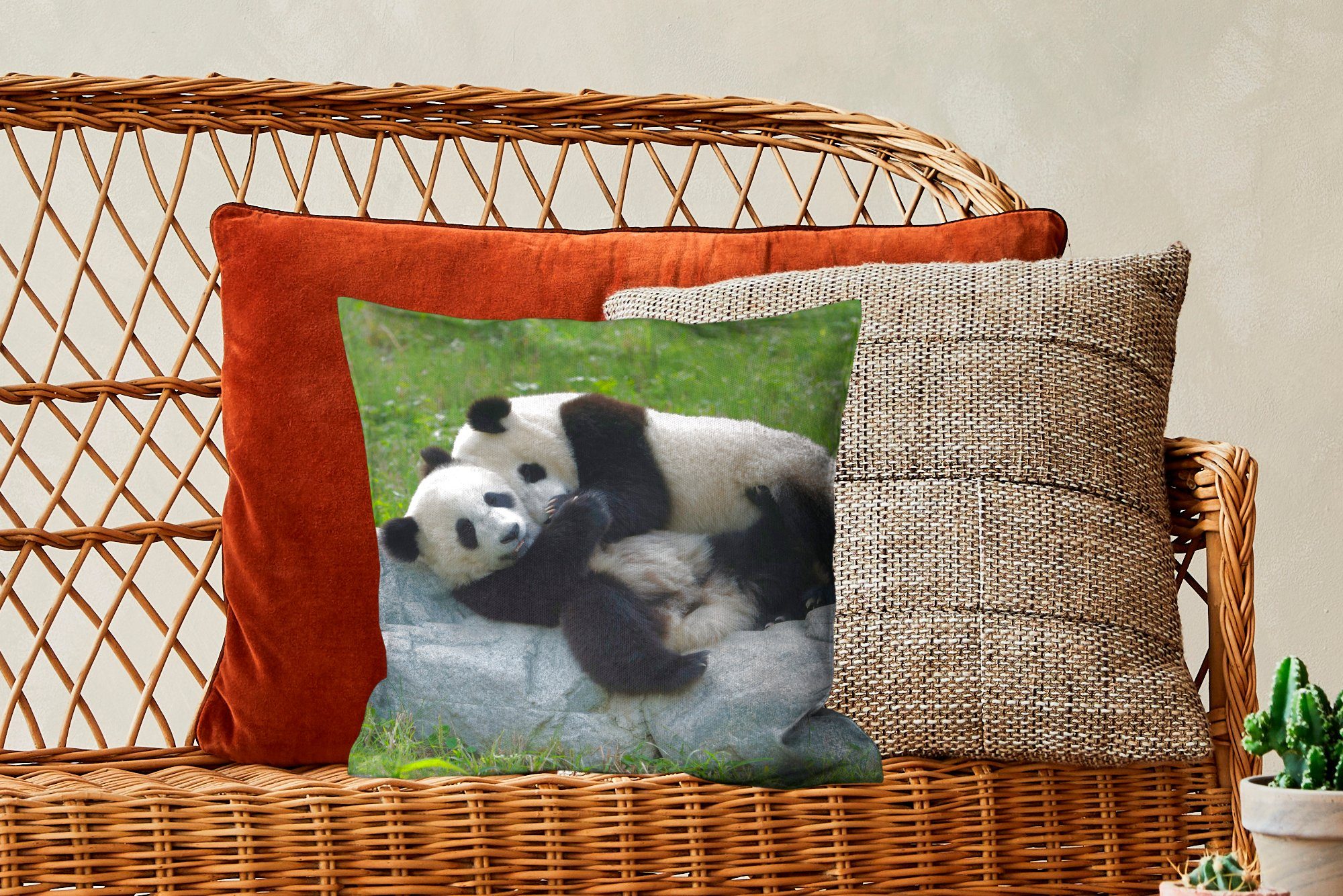 Schlafzimmer, Füllung Sofakissen Zierkissen Stein, Dekokissen Pandas MuchoWow Deko, - mit für - Wohzimmer, Gras