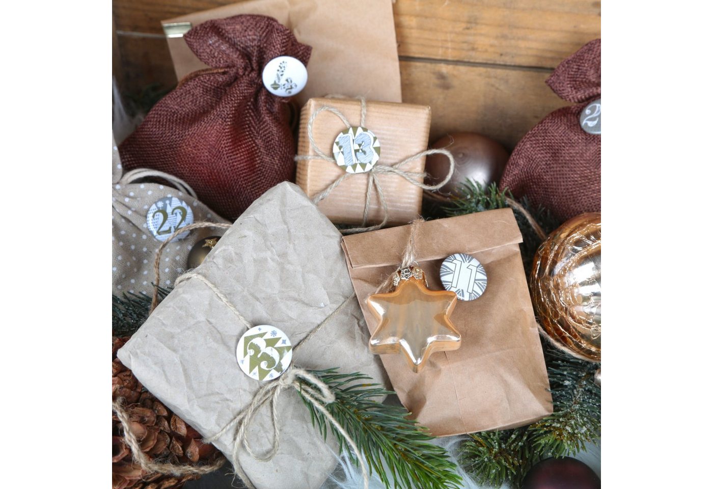 Thumbnail - Logbuch-Verlag Countdown Kalender Weihnachtskalenderzahlen Buttons beige silber gold, DYI Adventskalender Zahlen von 1 b...