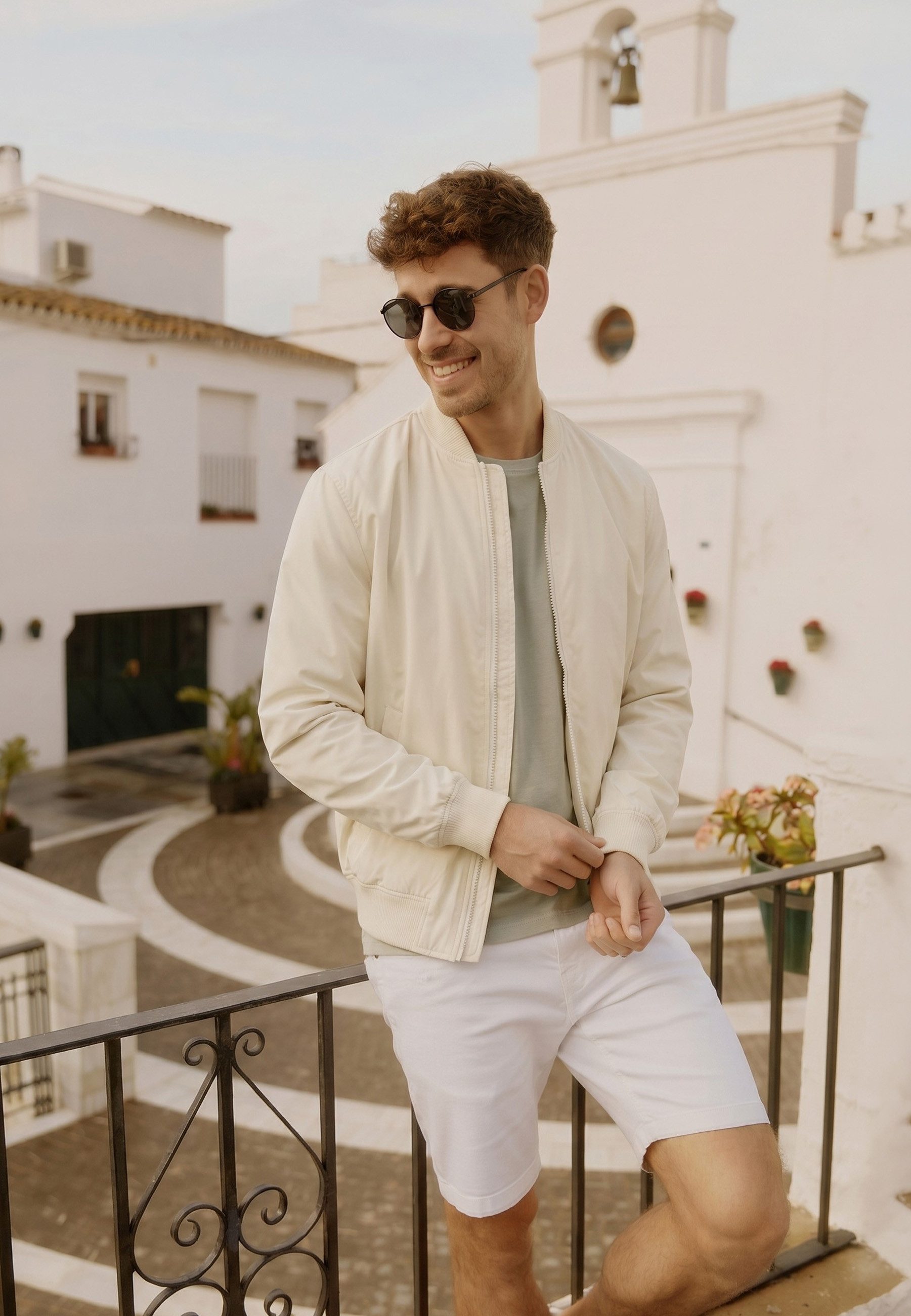 Indicode Sommerjacke Herren INIgnam Übergangsjacke Herrenjacke mit klassischer Bomberjacken-Silhouette