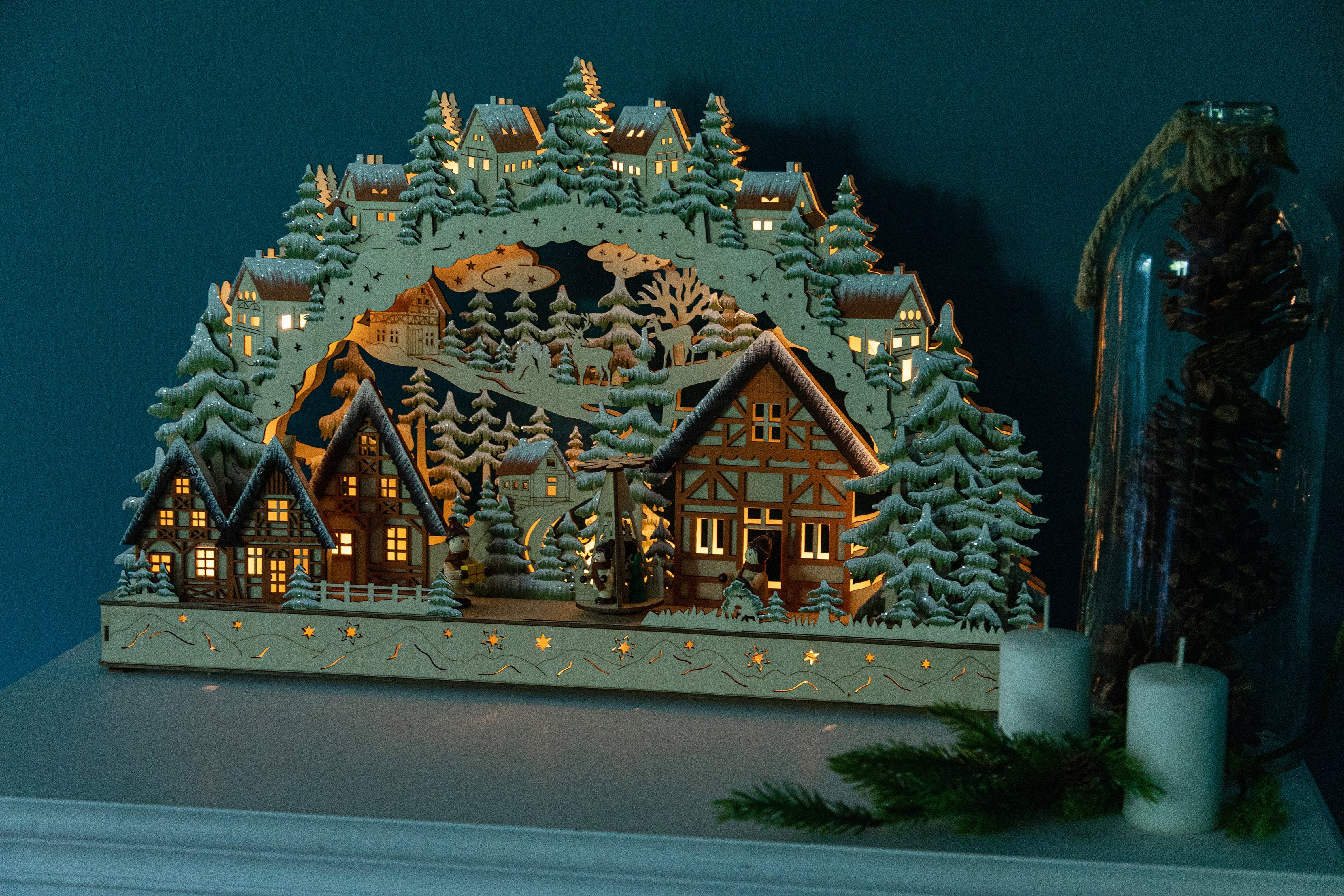 OTTO home LED Schwibbogen Weihnachtsdeko Weihnachtsdorf (1-tlg), aus Holz, mit LED Beleuchtung, Höhe ca. 39 cm – Bild 4 von 5
