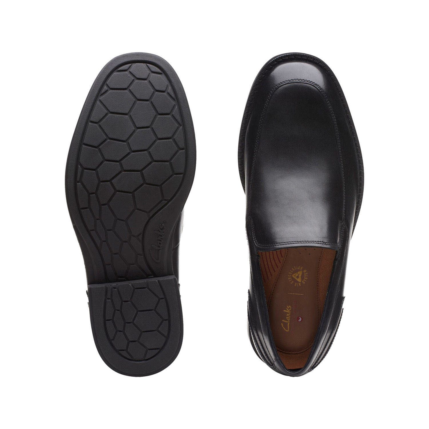 Clarks Un Hugh Step Slipper