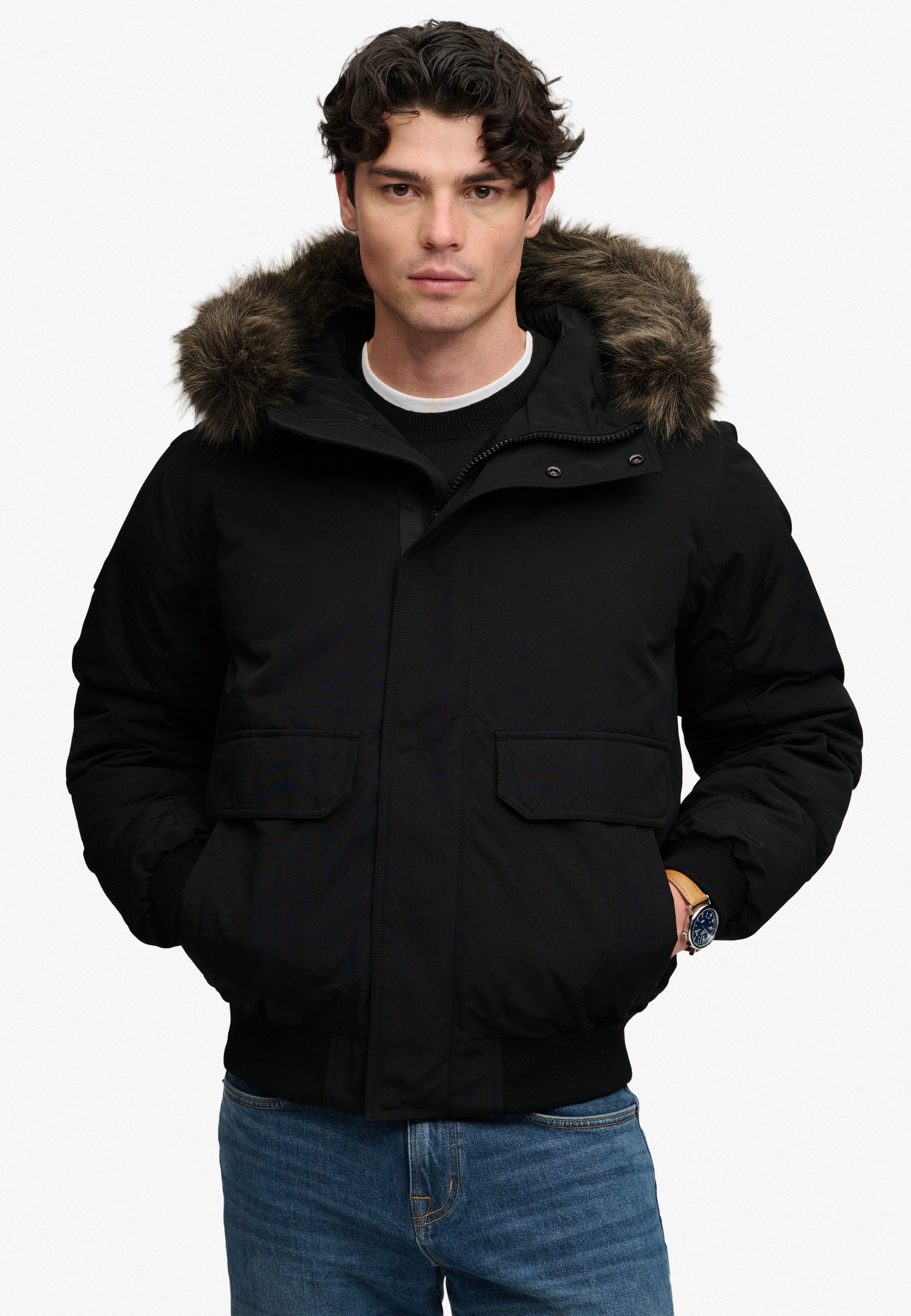 Superdry Bomberjacke FAUX FUR EVEREST BOMBER JACKET Kunstfaser, relaxed fit