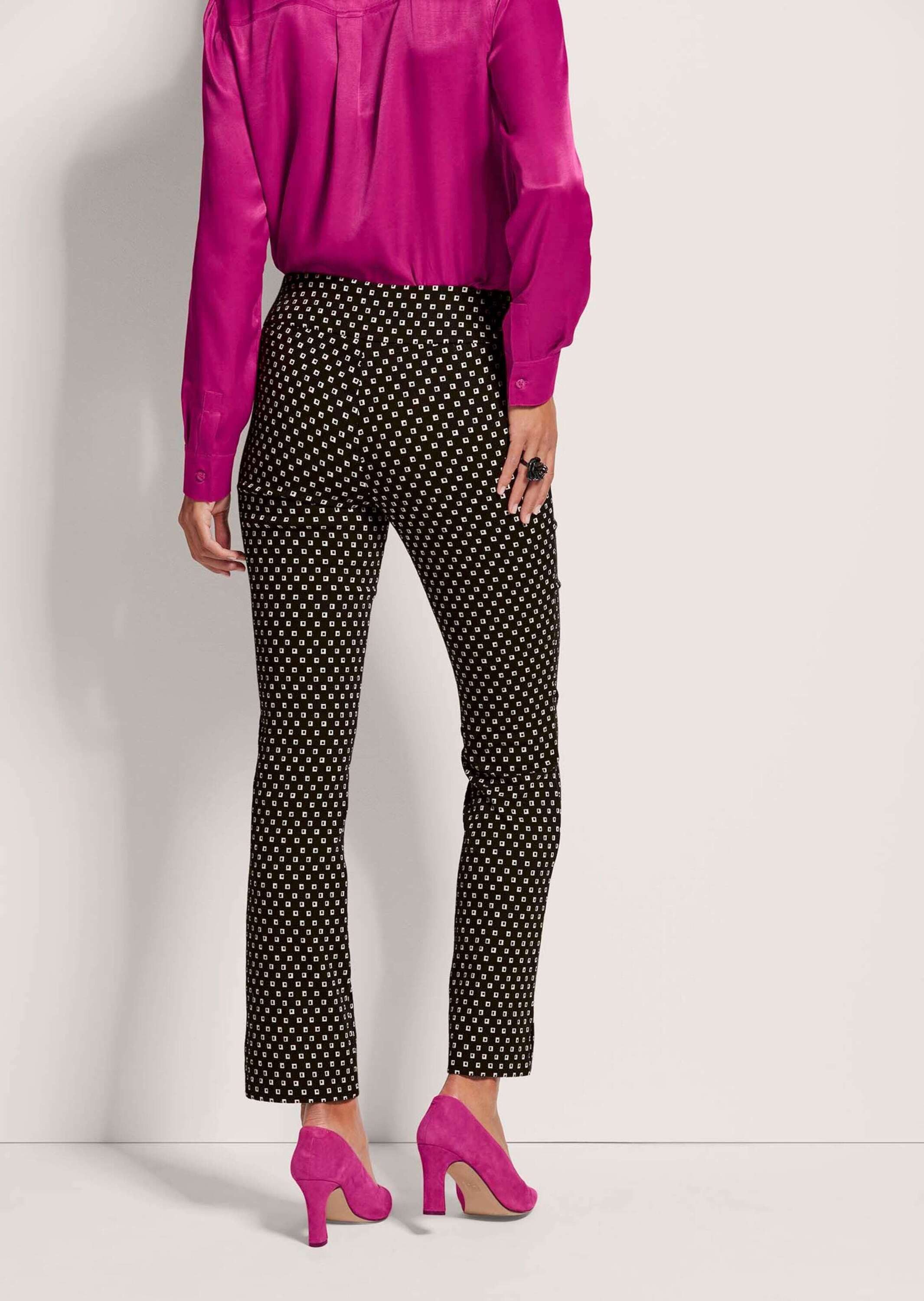MADELEINE Bügelfaltenhose Baumwollhose mit grafischem Muster Knöchellange Stoffhose, elastischer Bund, Bügelfalten, Saumschlitzen