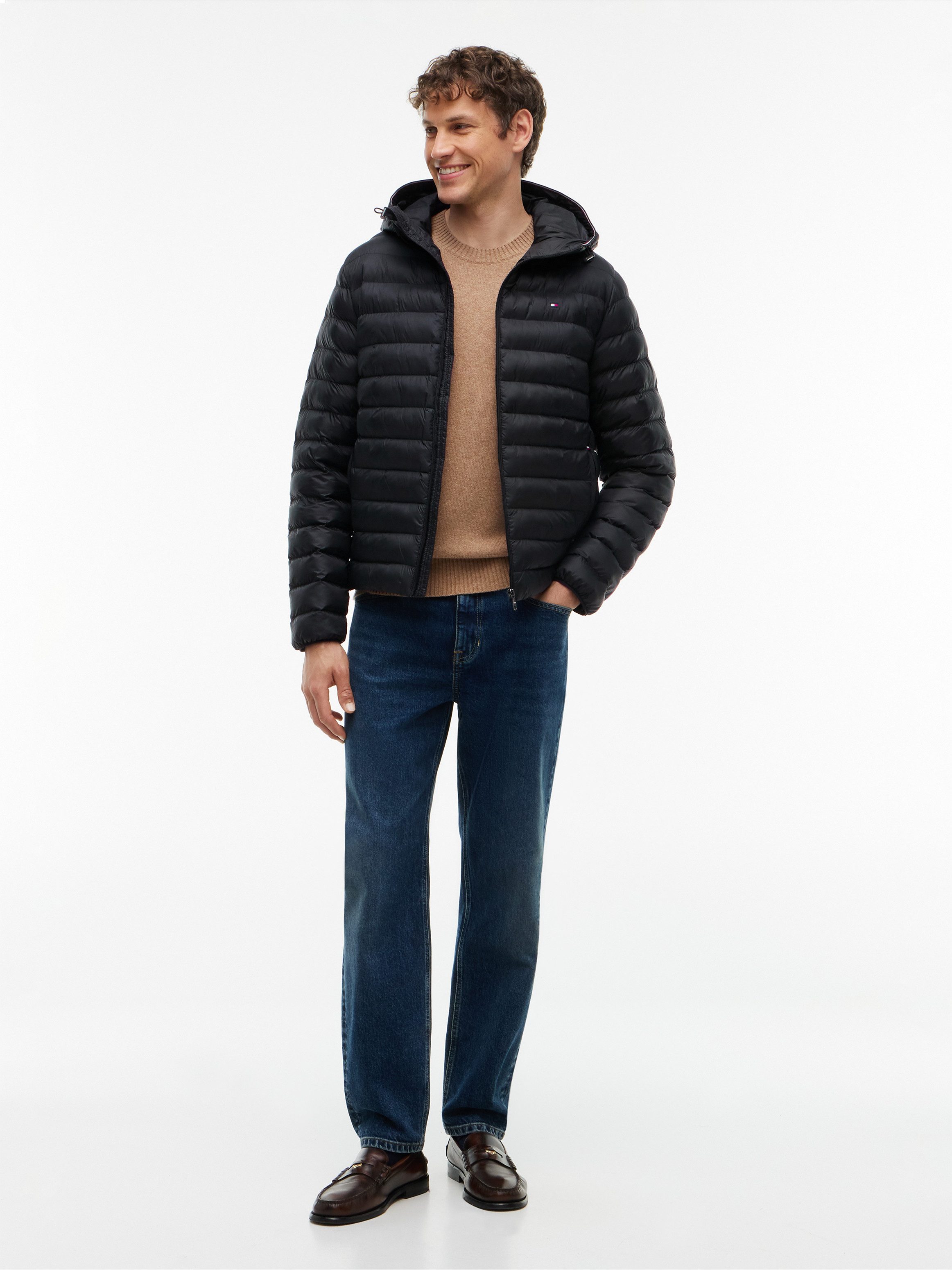 Tommy Hilfiger Steppjacke PACKABLE RECYCLED HOODED sportive Kapuze mit Global Stripe – Bild 5 von 5