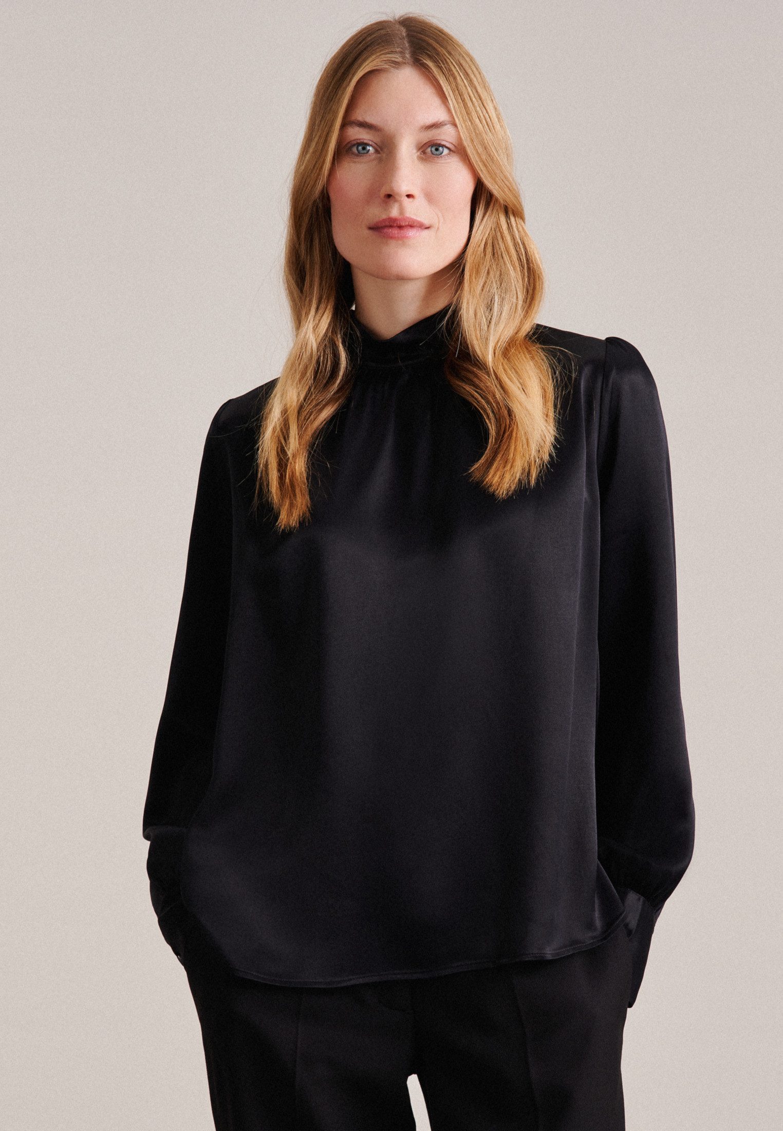 Schlupfbluse Schwarze Rose