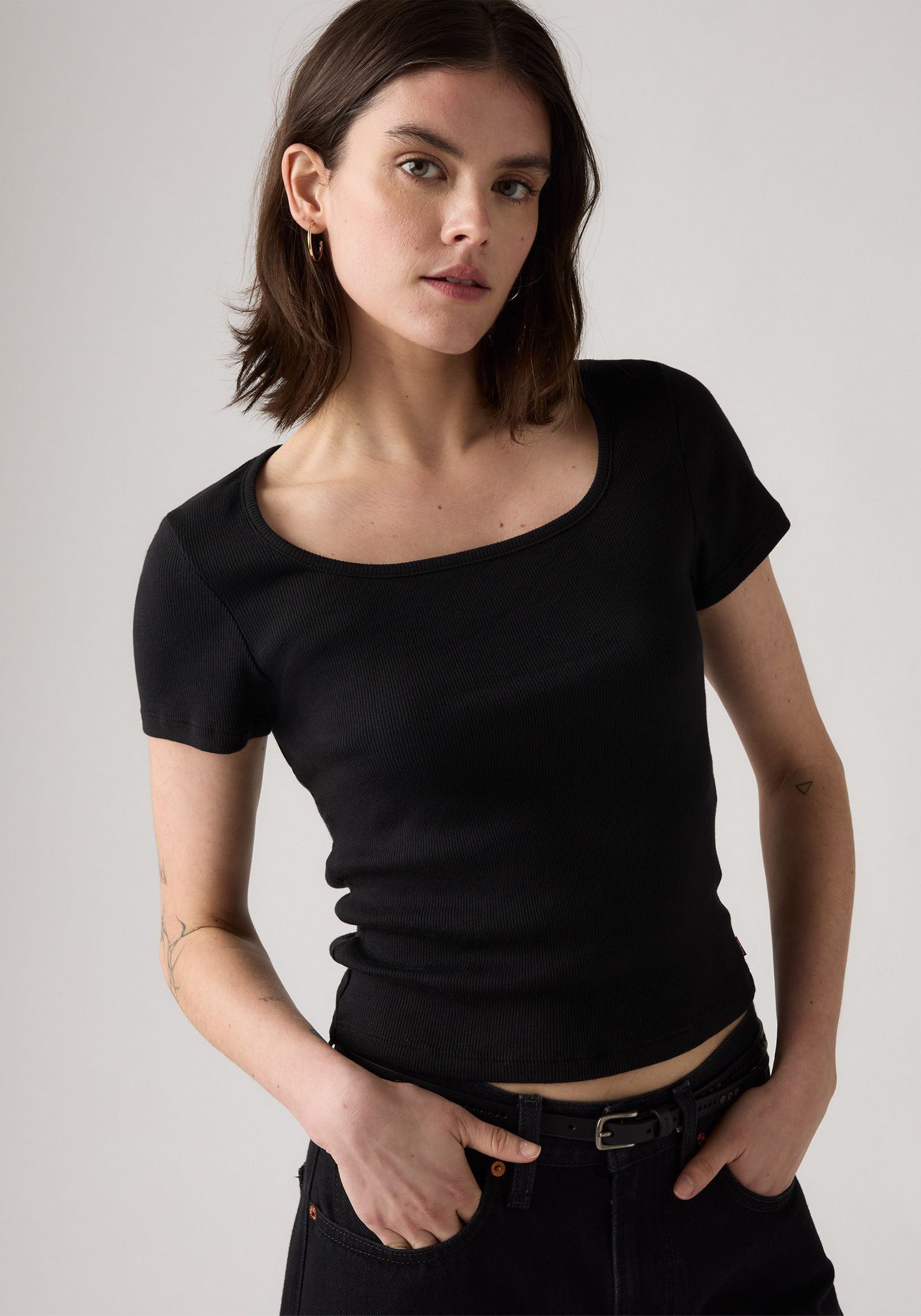 Levi's® T-Shirt ESSENTIAL SQRD NE Feinrippqualität günstig online kaufen