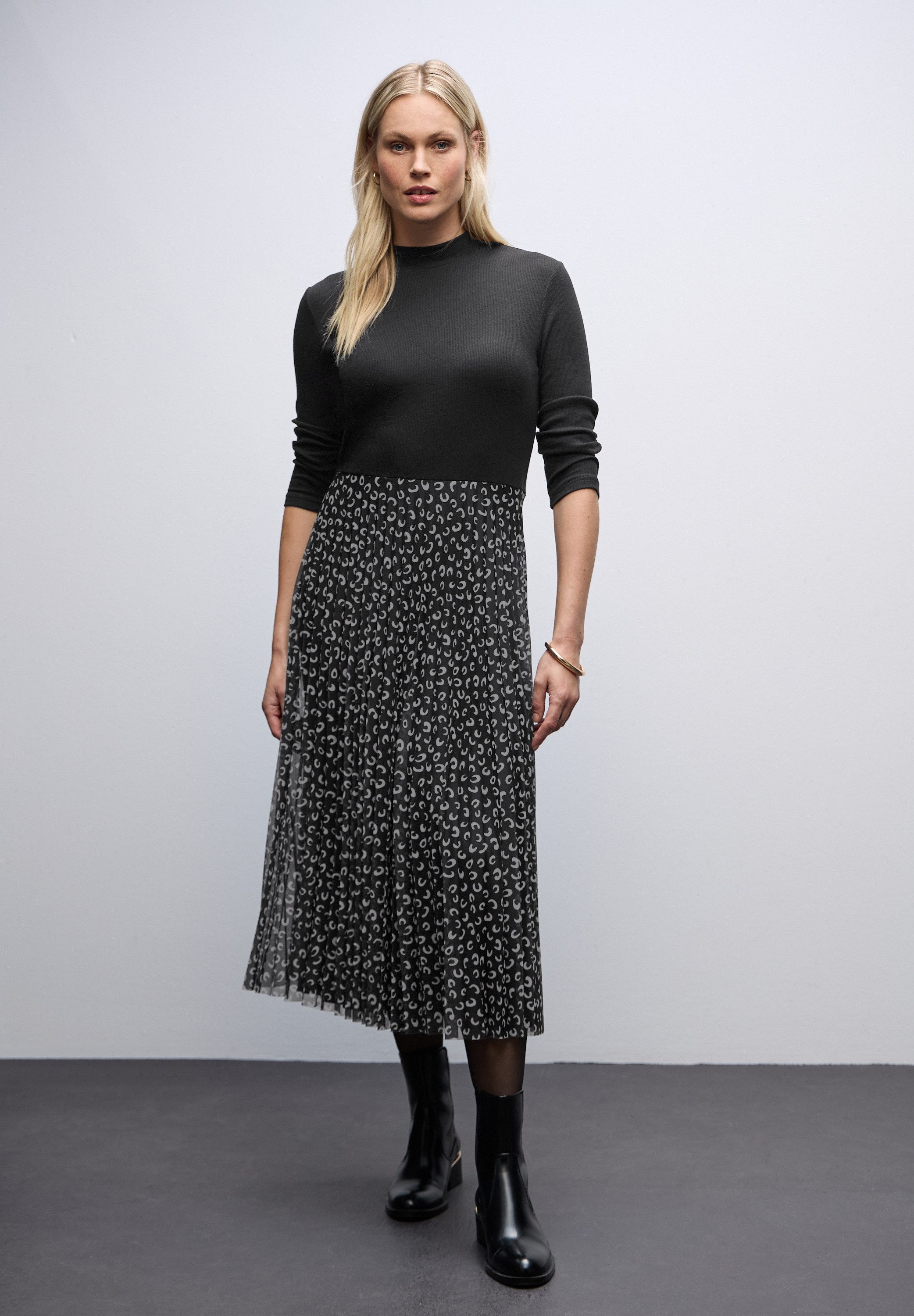 STREET ONE Midikleid mit plissiertem Rockteil günstig online kaufen