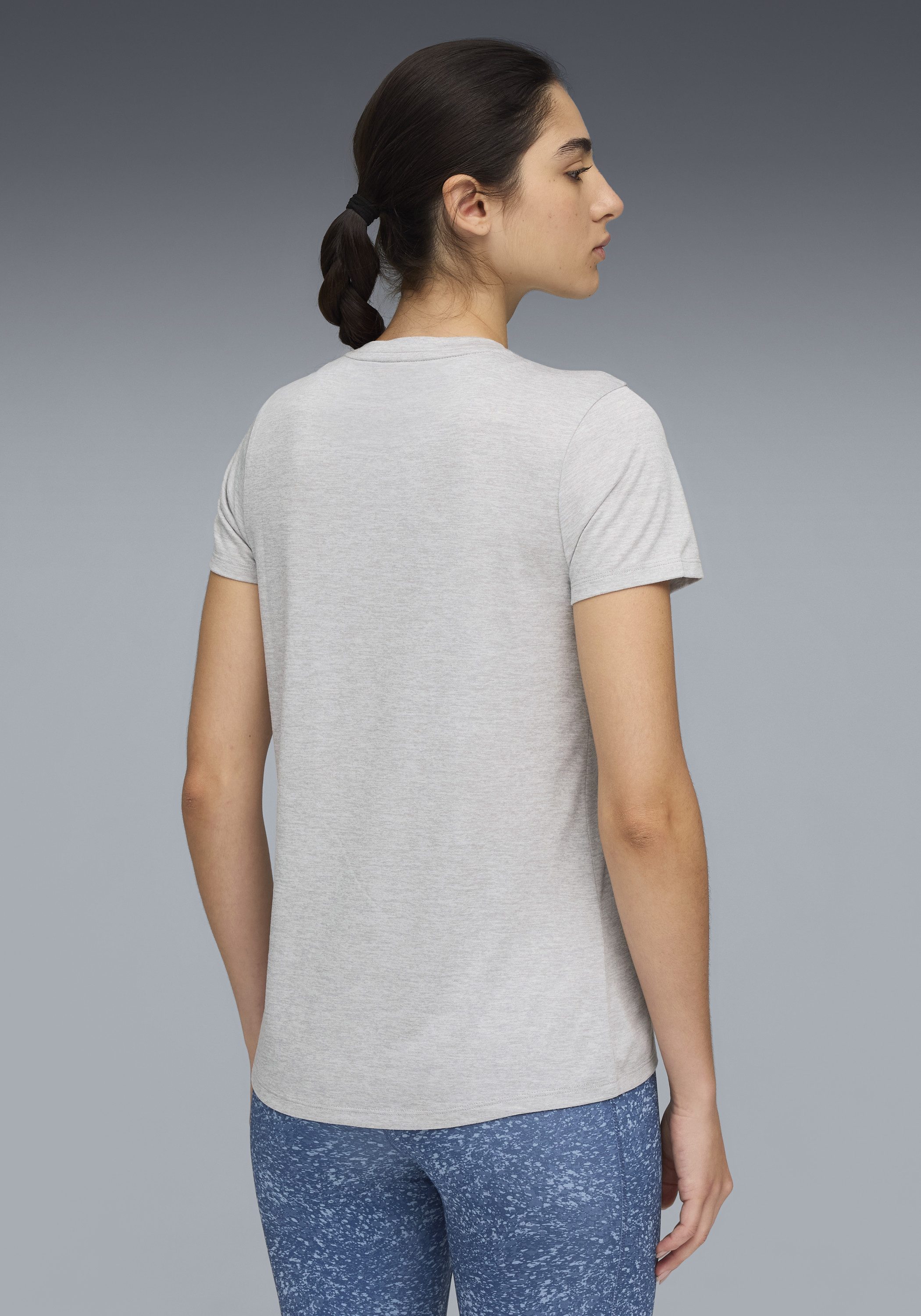 PUMA Trainingsshirt W TAD ESSENTIAL HEATHER TEE gerade Passform, Kurzarm, mit Seitenschlitzen, atmungsaktiv