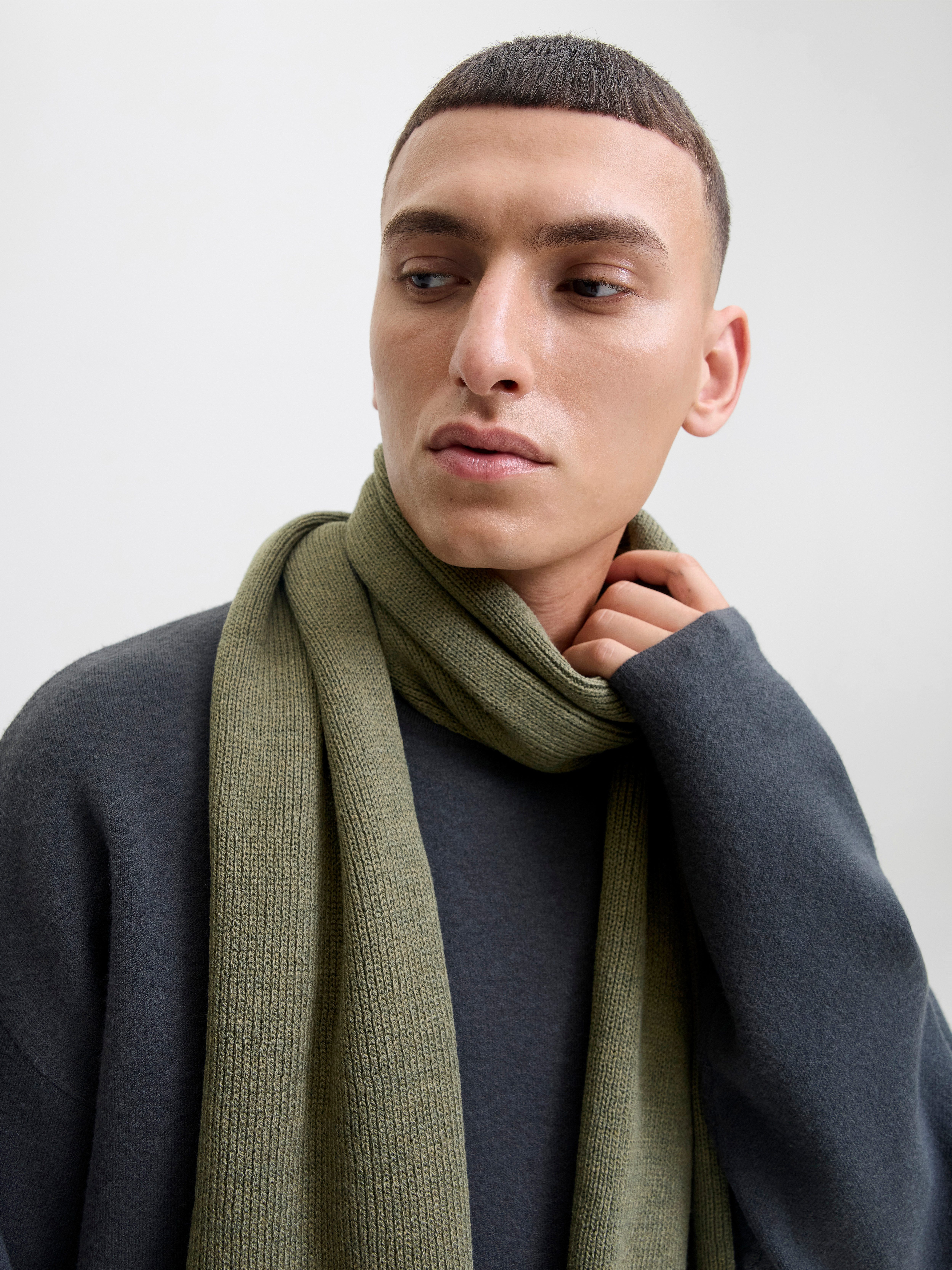Jack & Jones Strickschal JACDNA KNIT SCARF NOOS, Kunstfaser, aus Strickmaterial