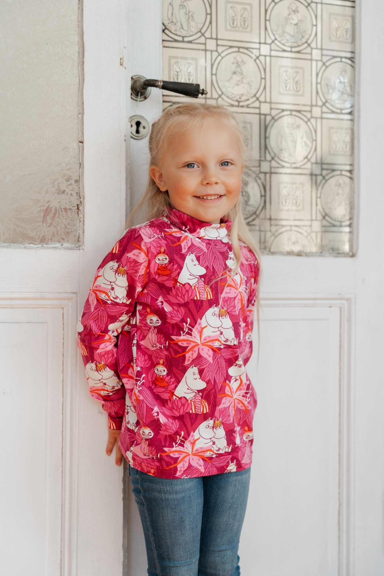 Moomin by Martinex Langarmshirt Moomin by Martinex Langarmshirt Rosa mit Moomin und Amaryllis-Print