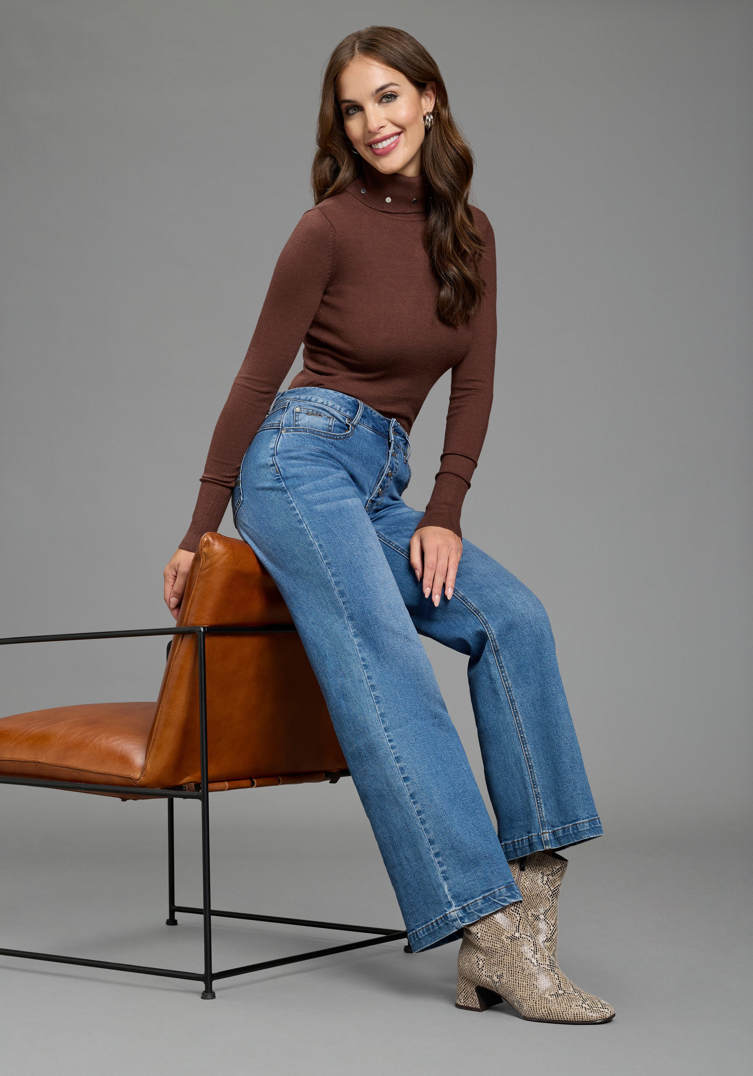 Melrose Rollkragenpullover mit Ziernieten in enger Passform – Bild 5 von 5