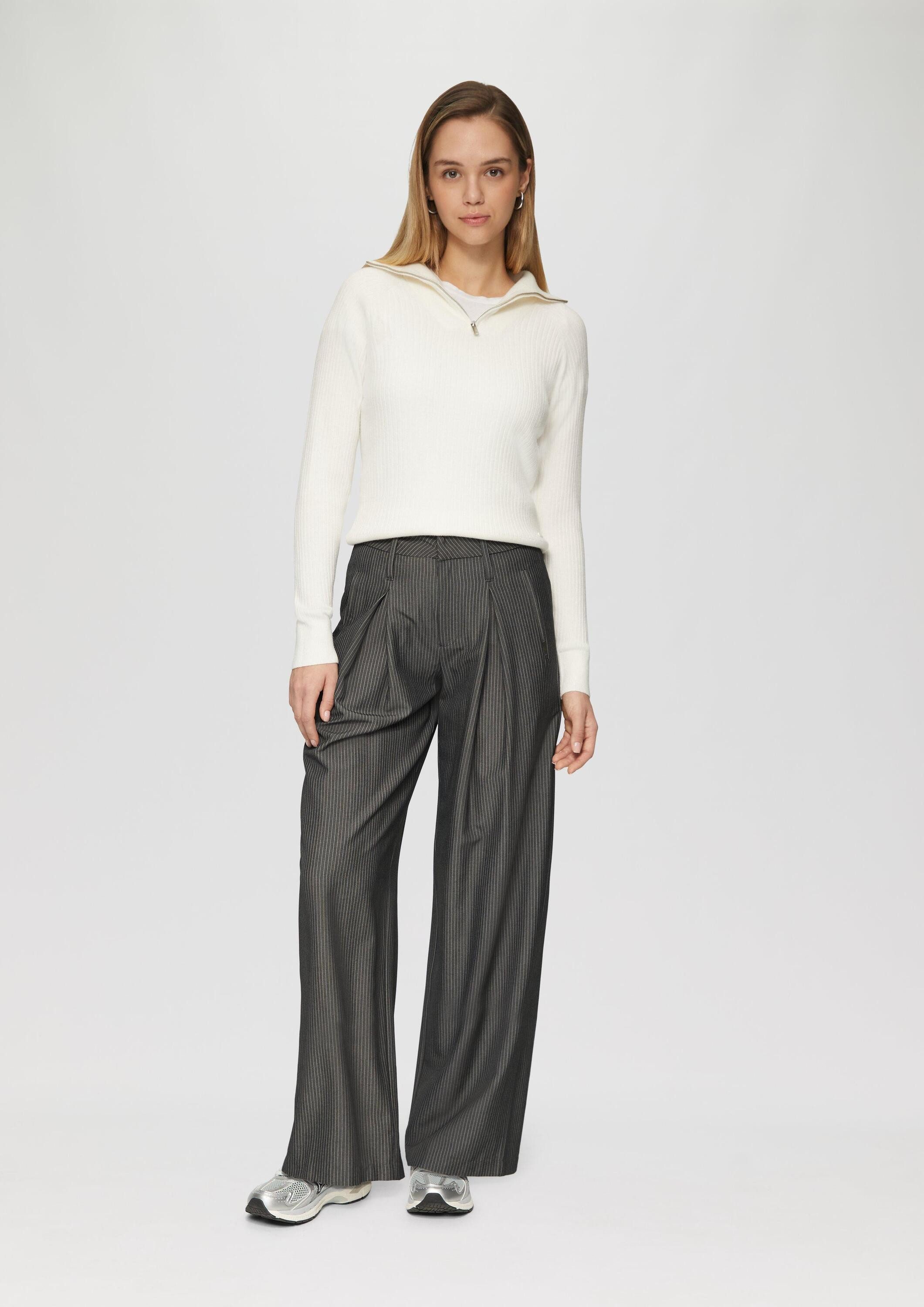 QS Chinos Hose Nadelstreifenhose mit Kontrastdetail am Bund günstig online kaufen