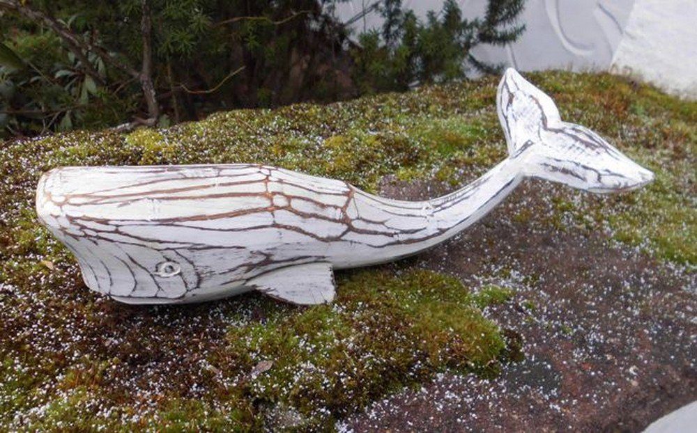 Deko-Objekt 30 cm Holz Deko-Impression massiv maritime Natur (1 Pottwal Dekofigur St) Skulptur Wal