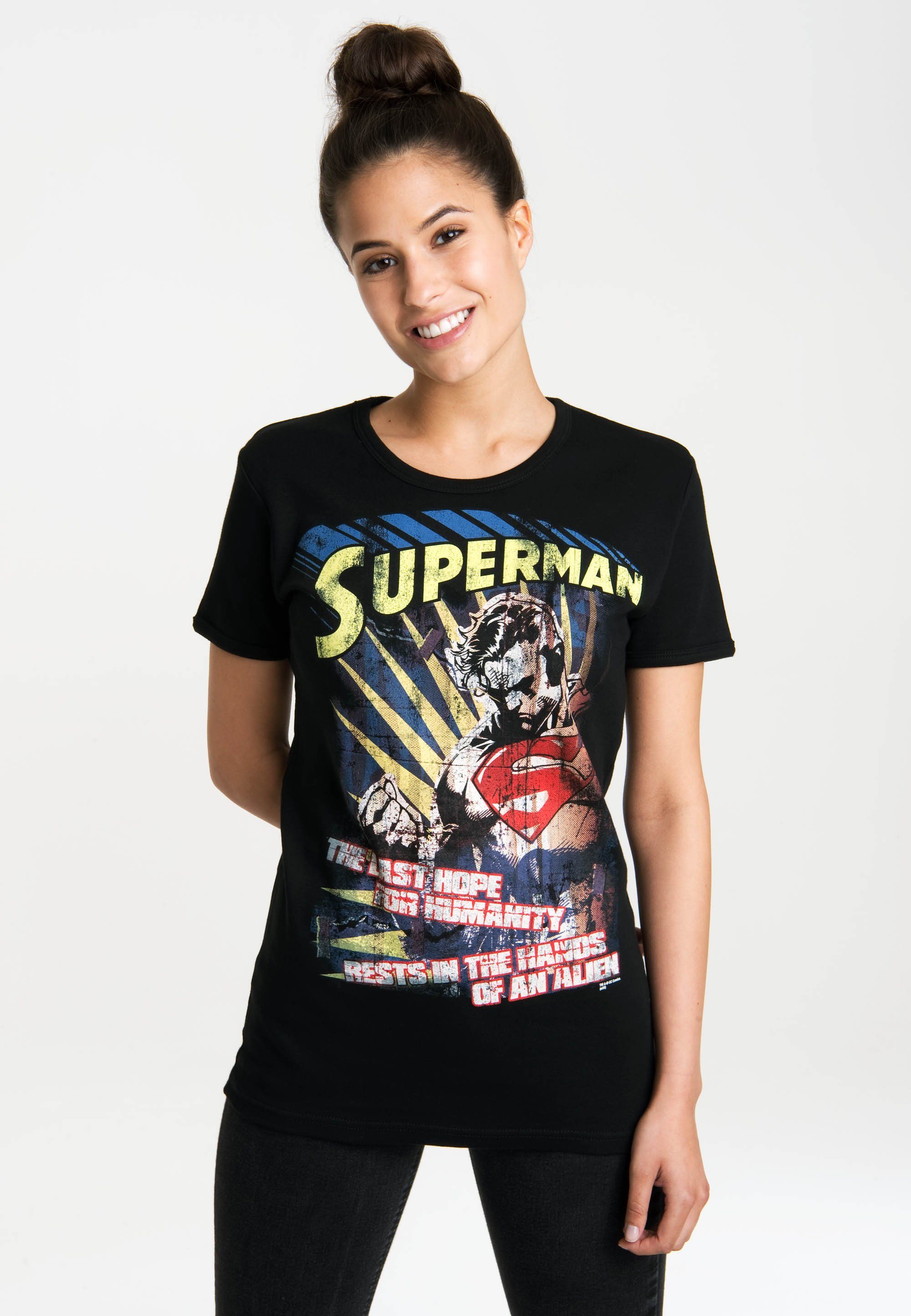 LOGOSHIRT T-Shirt Superman – The Last Hope mit lizenziertem Originaldesign,  Mit klassischem Rundhals-Ausschnitt für Tragekomfort