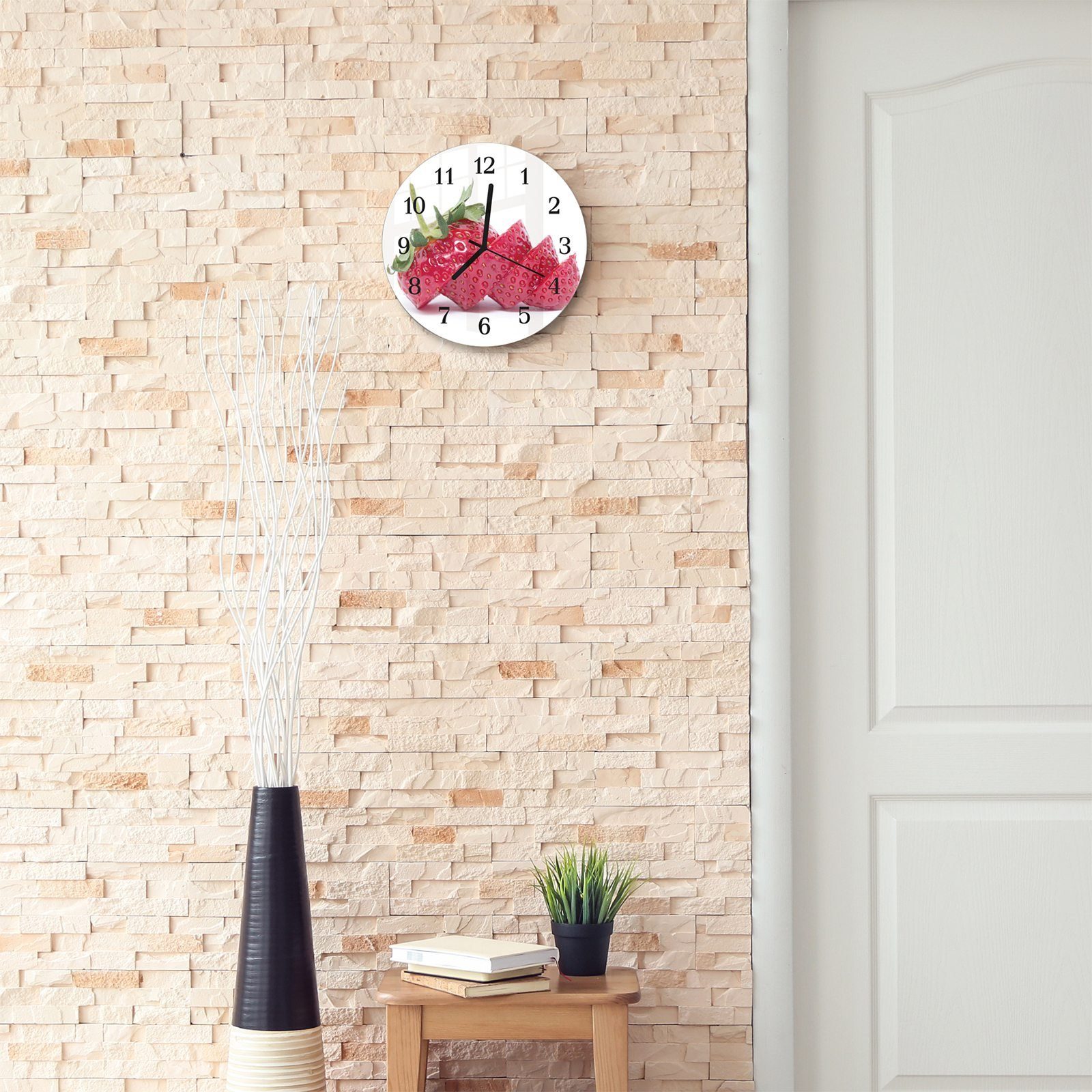 Wanduhr 30 cm und Primedeco Erdbeerenschnitze aus Glas Motiv - mit Quarzuhrwerk Wanduhr Rund mit Durchmesser