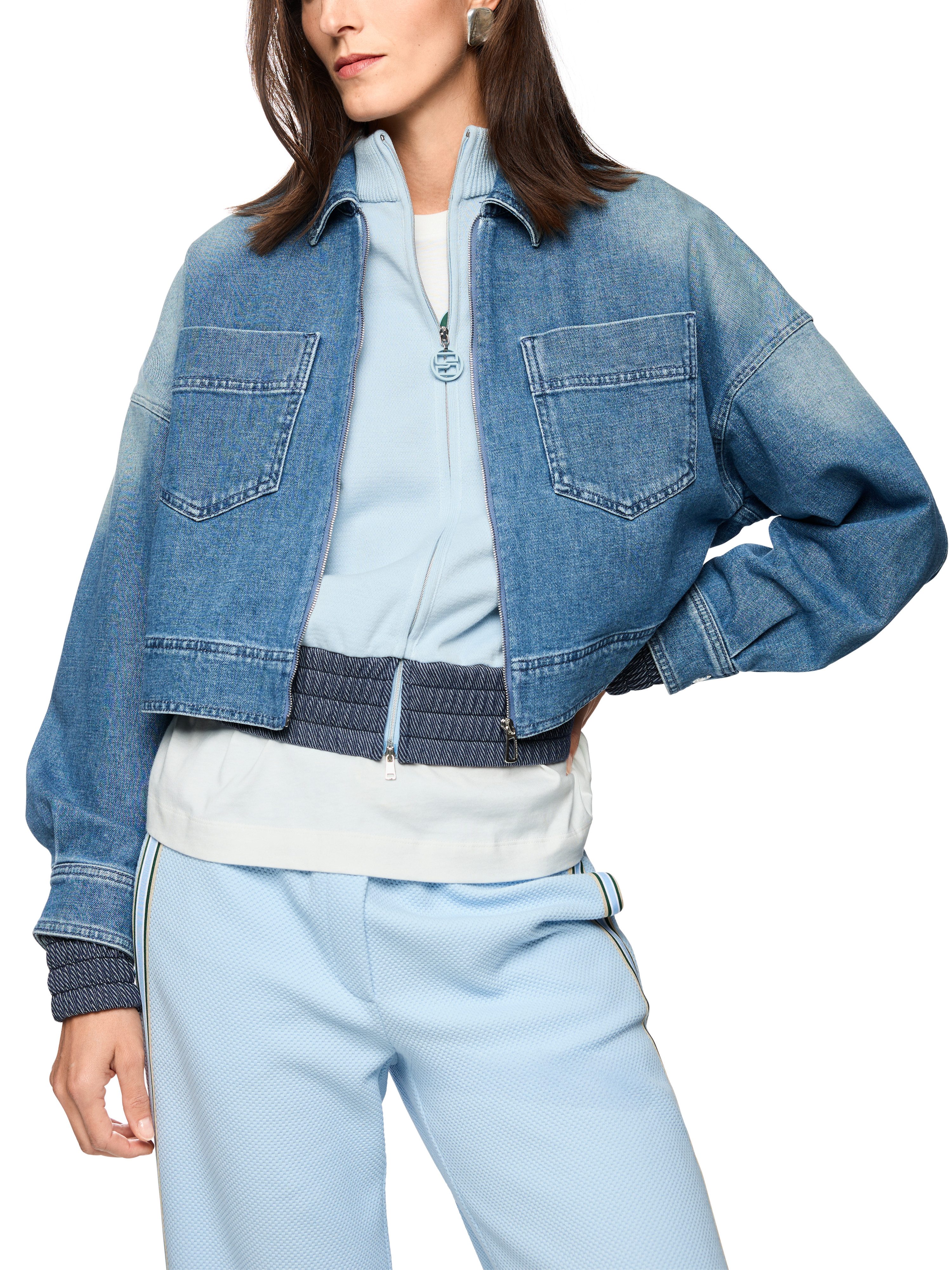 Marc Cain Jeansjacke Ctiy Vibing Premium Damenmode kurz, mit Reißverschluss