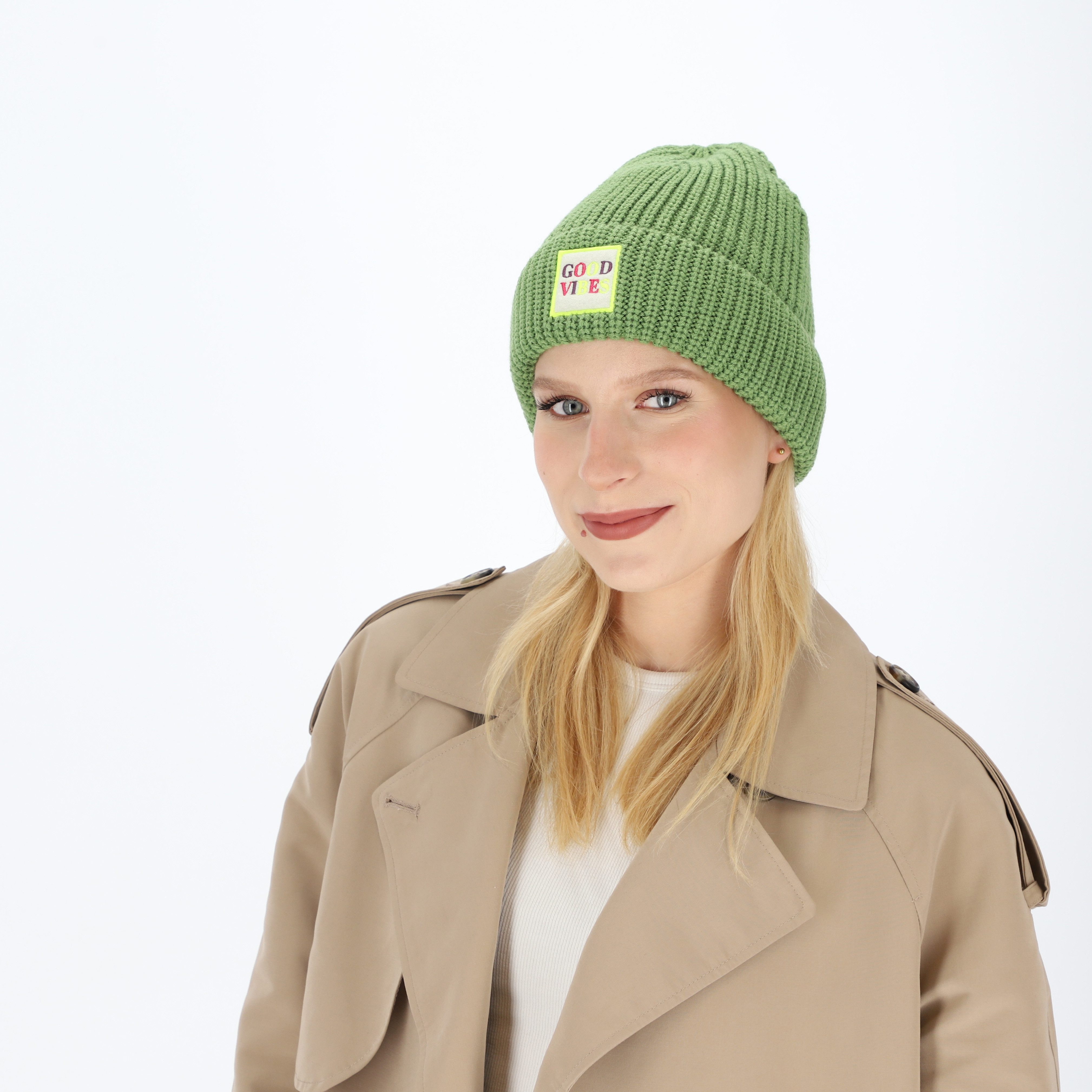 halsüberkopf Accessoires Strickmütze Good Vibes mit Statement-Badge günstig online kaufen