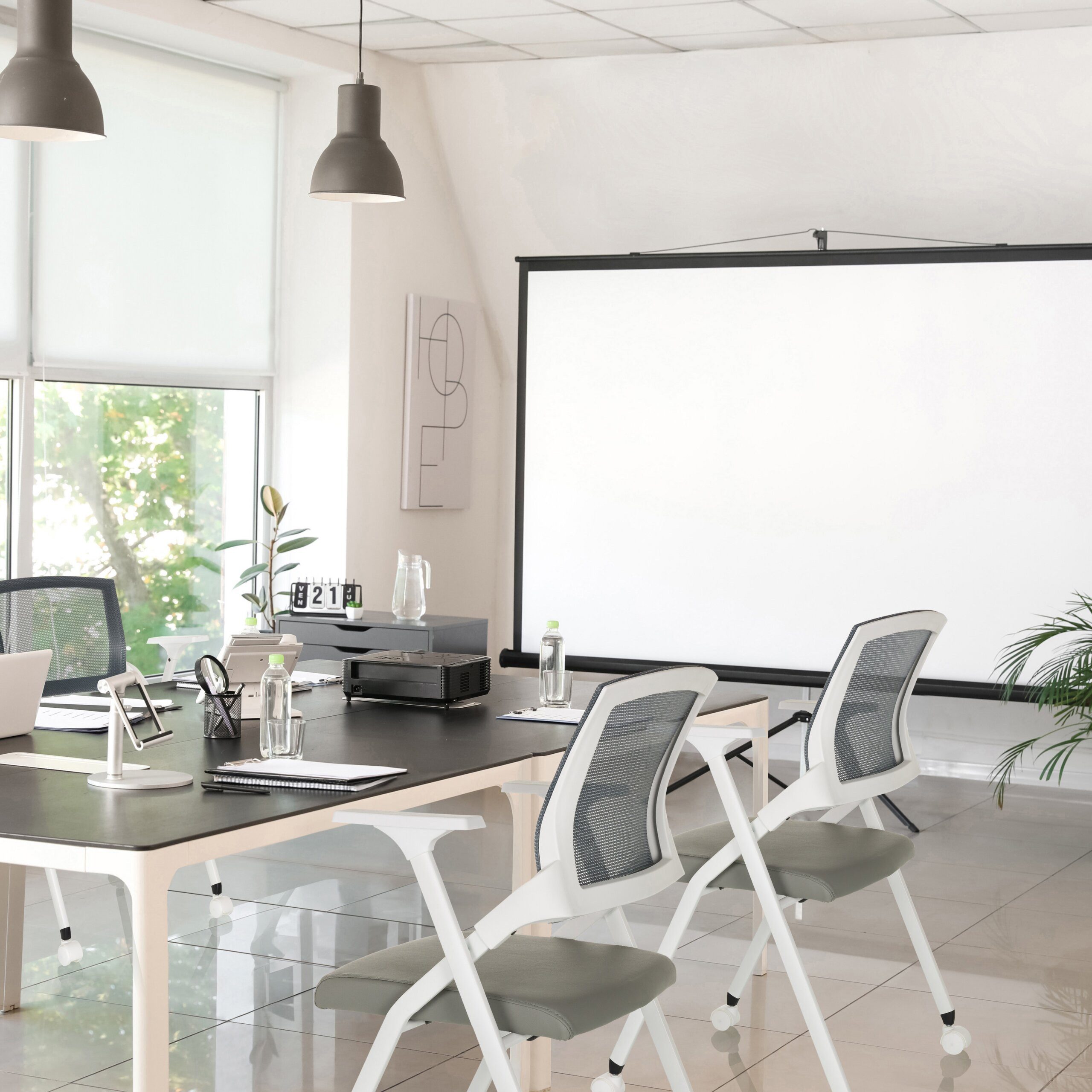 hjh OFFICE Klappstuhl PRIORITY II W PU Faltstuhl Kunstleder/Netzstoff, gepolstert, Faltstuhl mit Rollen, Besucherstuhl klappbar