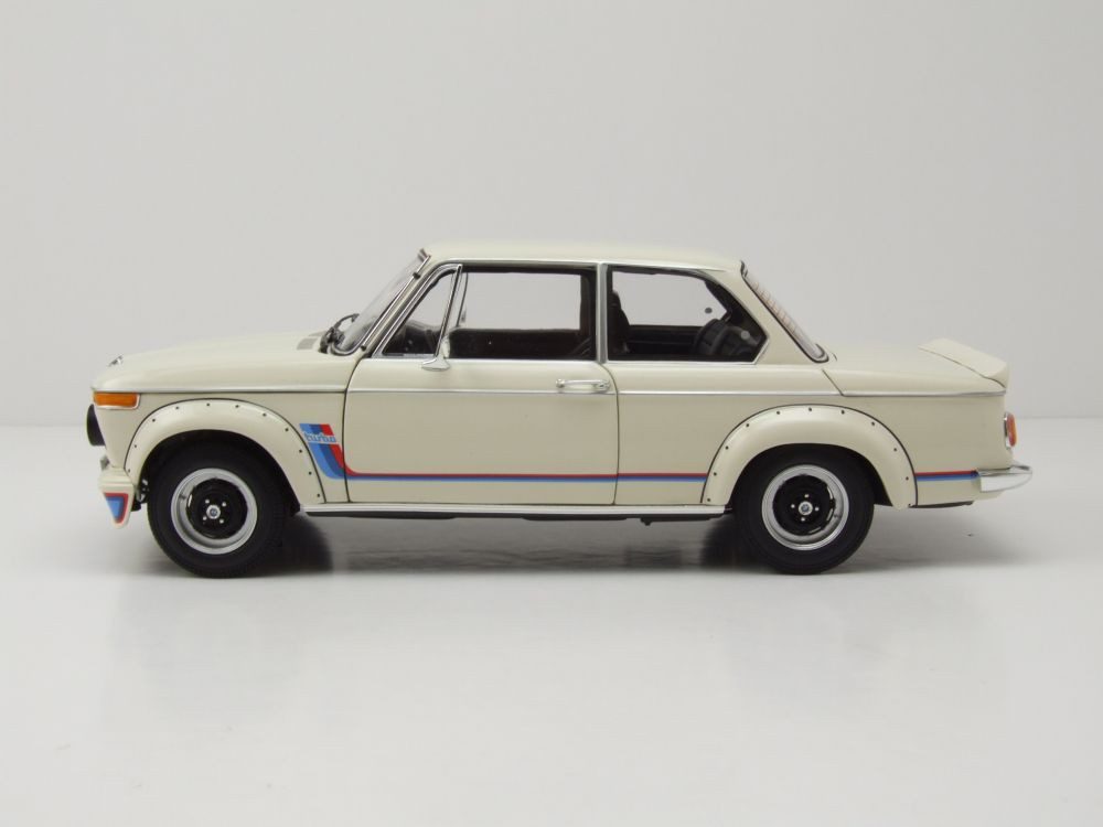 Kyosho Modellauto BMW 2002 Turbo 1974 weiß, Maßstab 1:18
